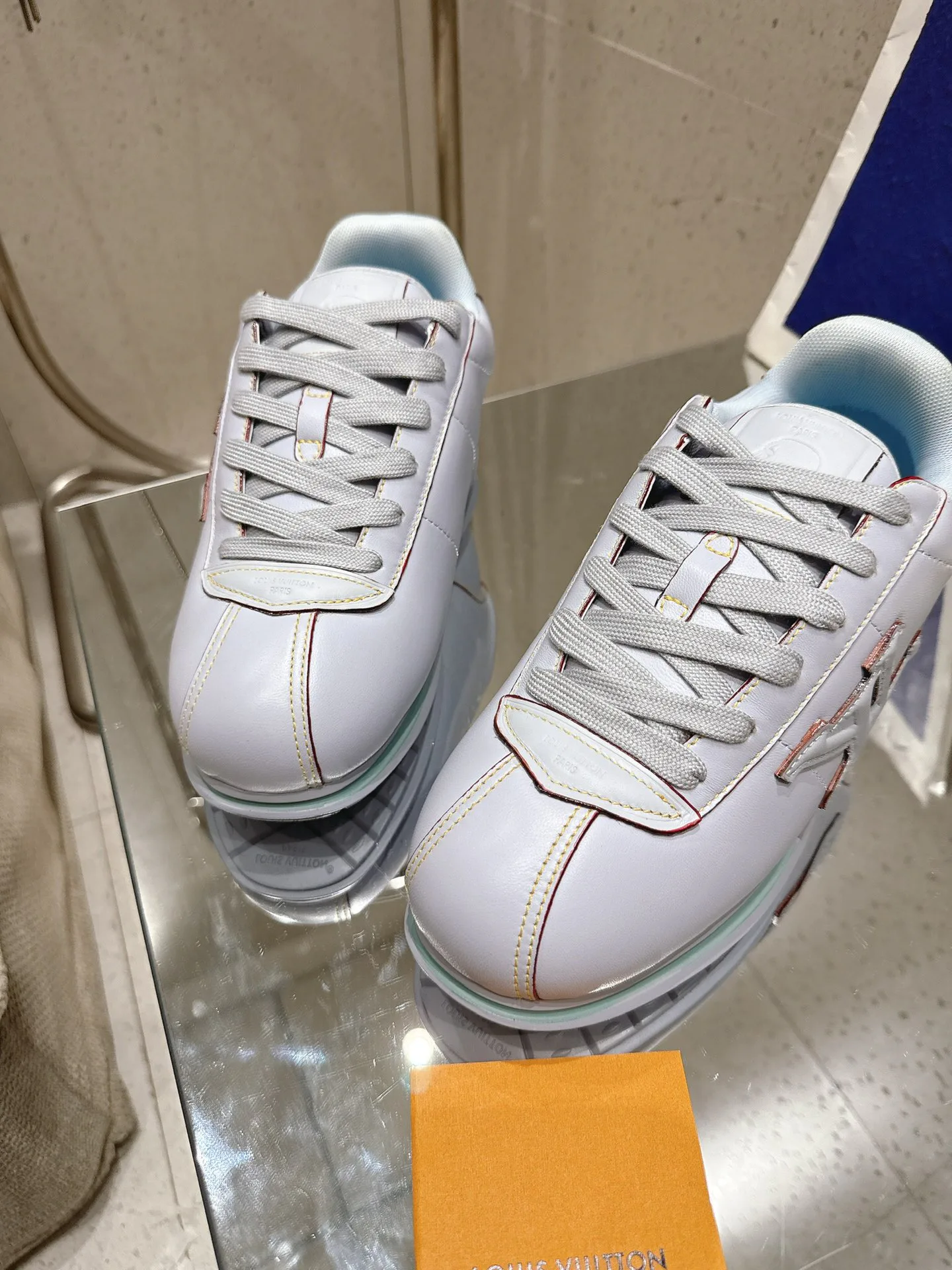 Кроссовки Женские Louis Vuitton 137562