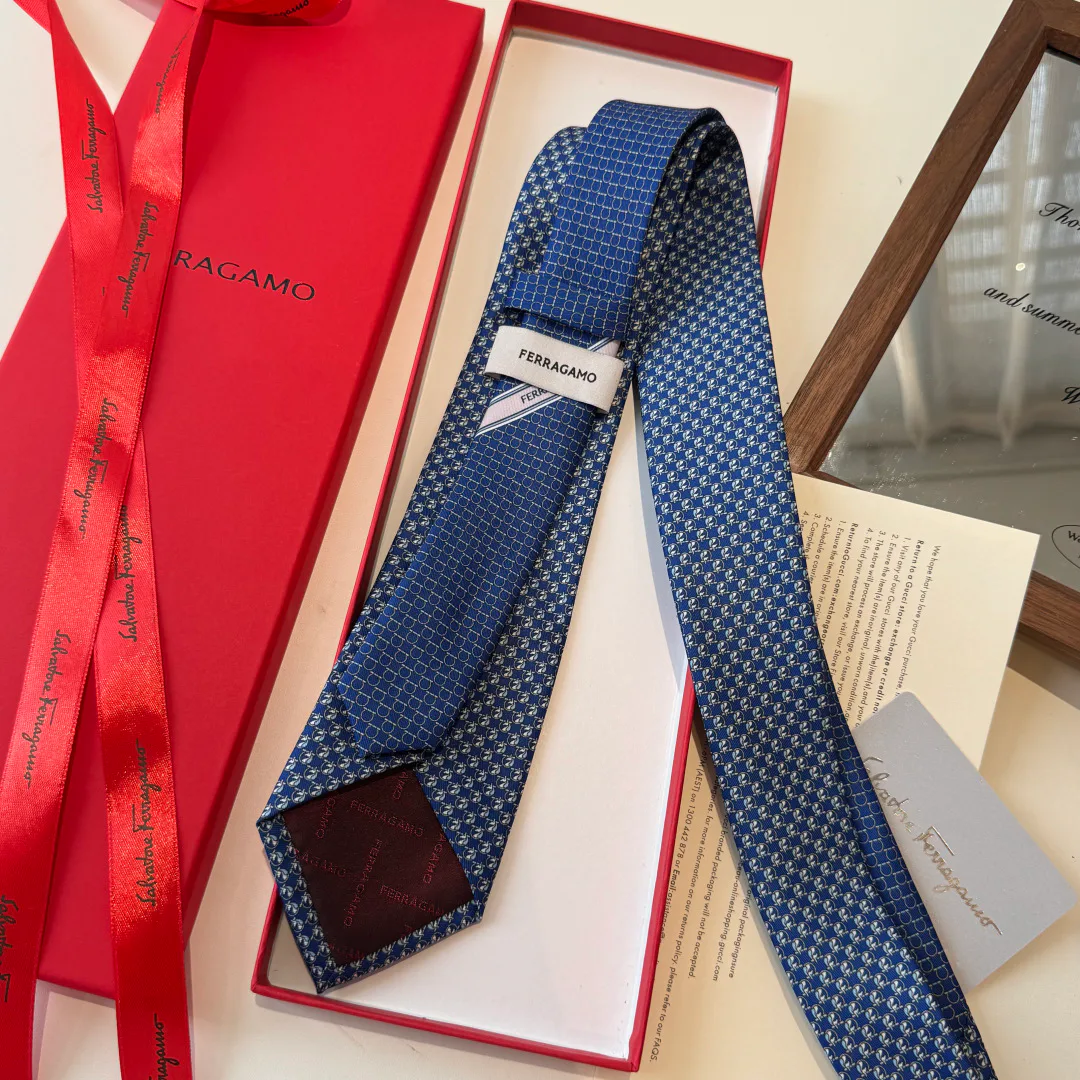 Платки Salvatore Ferragamo 18673754