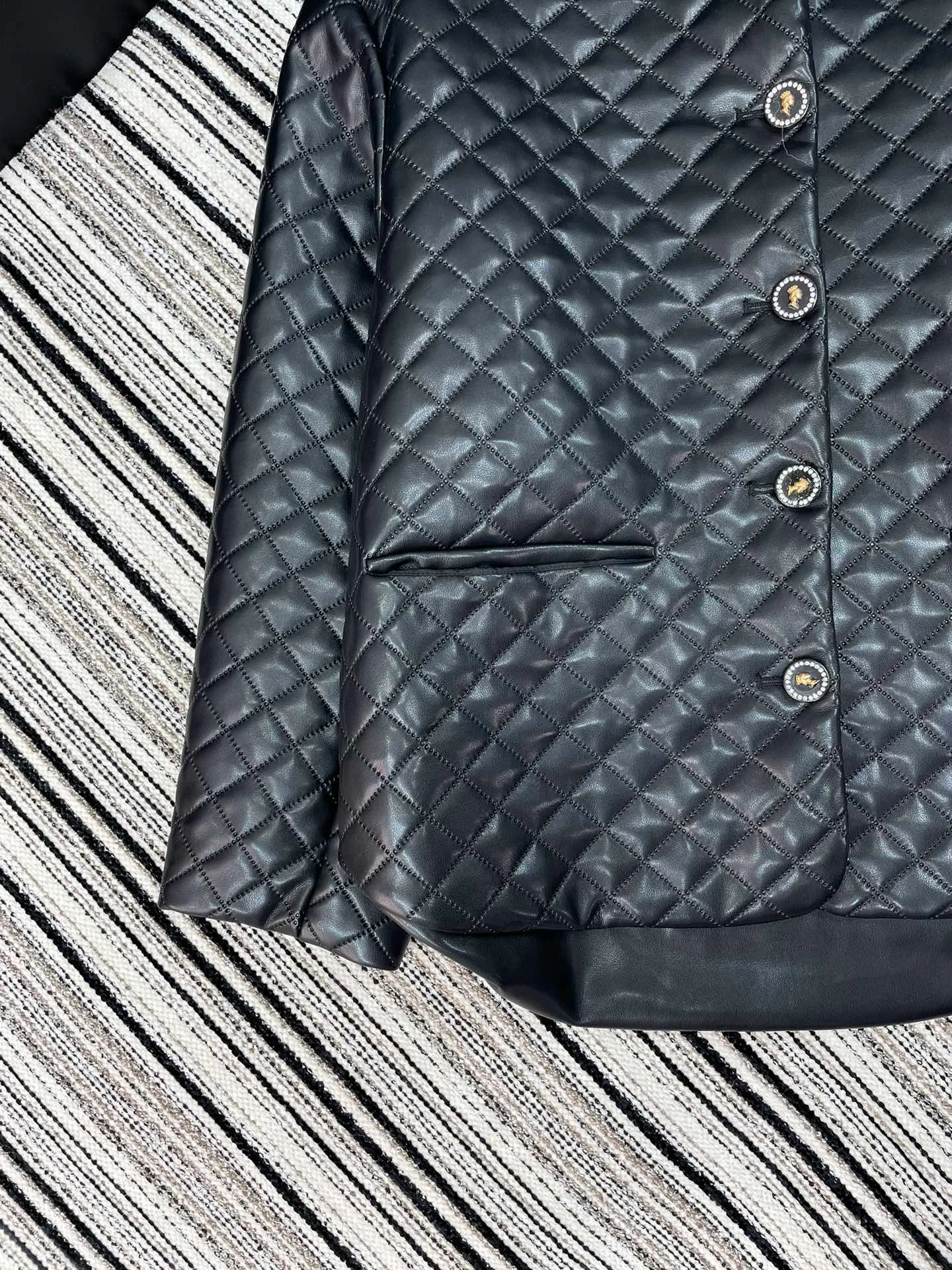 Куртки И Пуховики Женские Chanel 355591