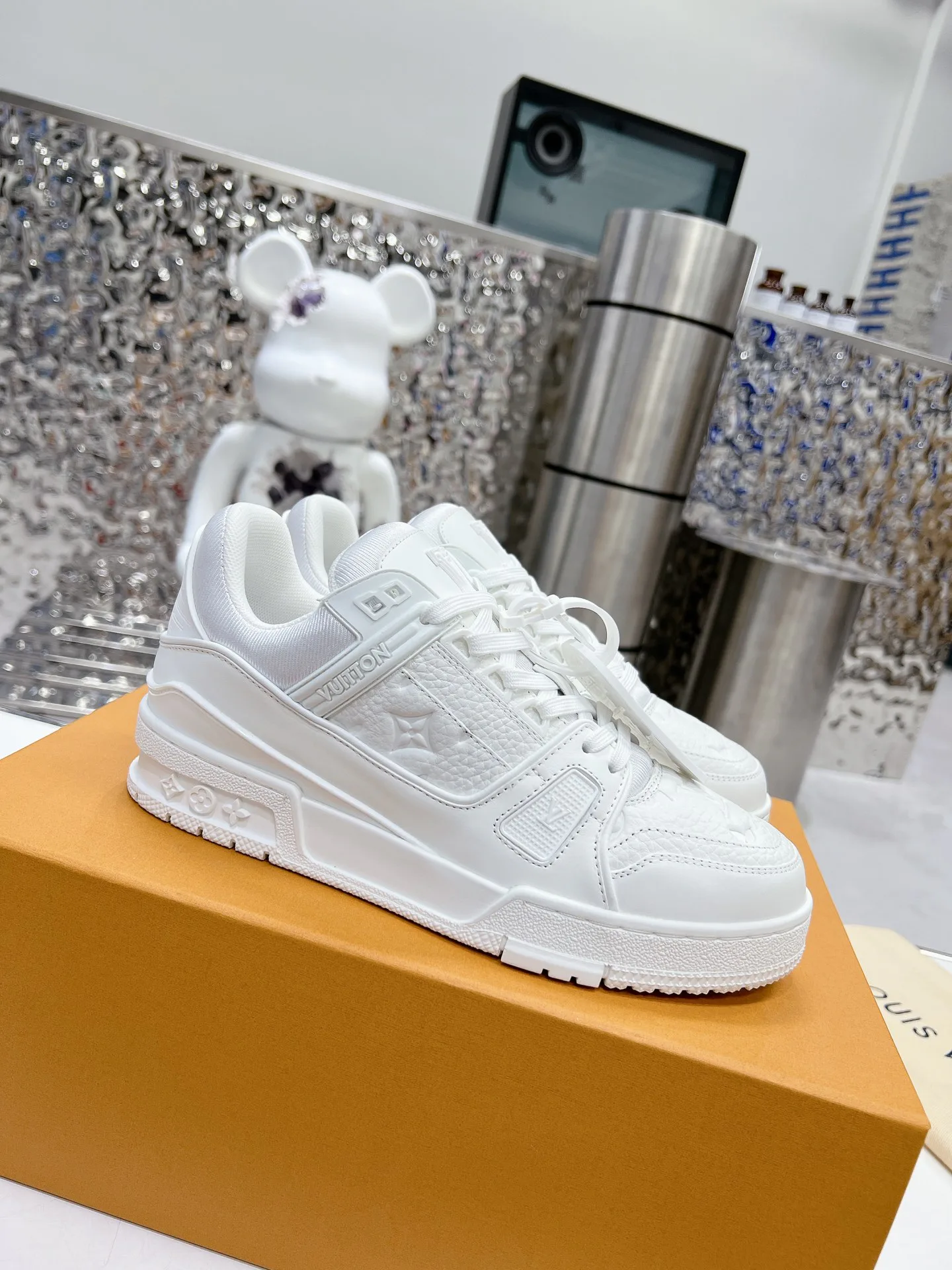 Кроссовки Женские Louis Vuitton 11707384