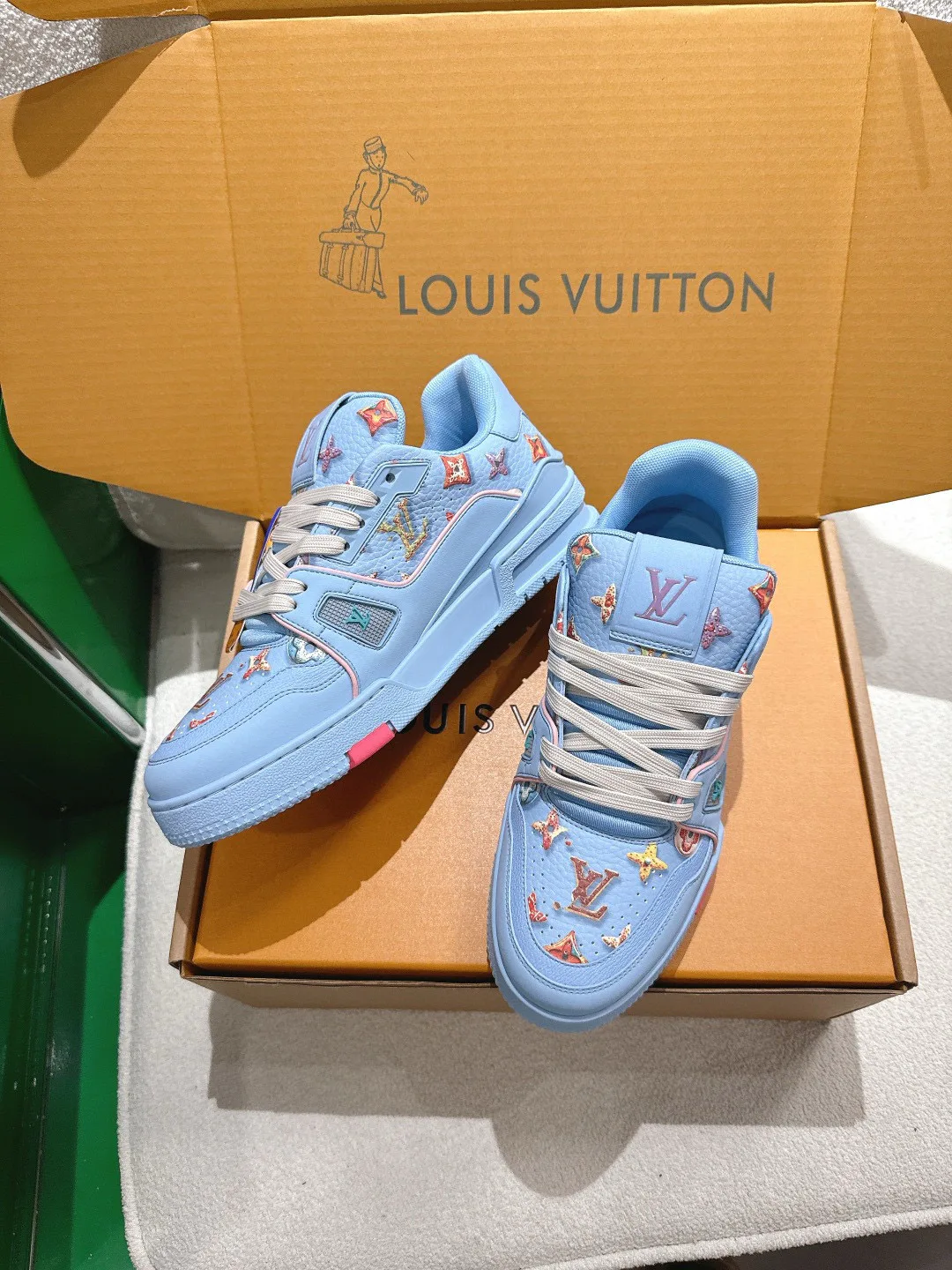 Кроссовки Женские Louis Vuitton 2652668
