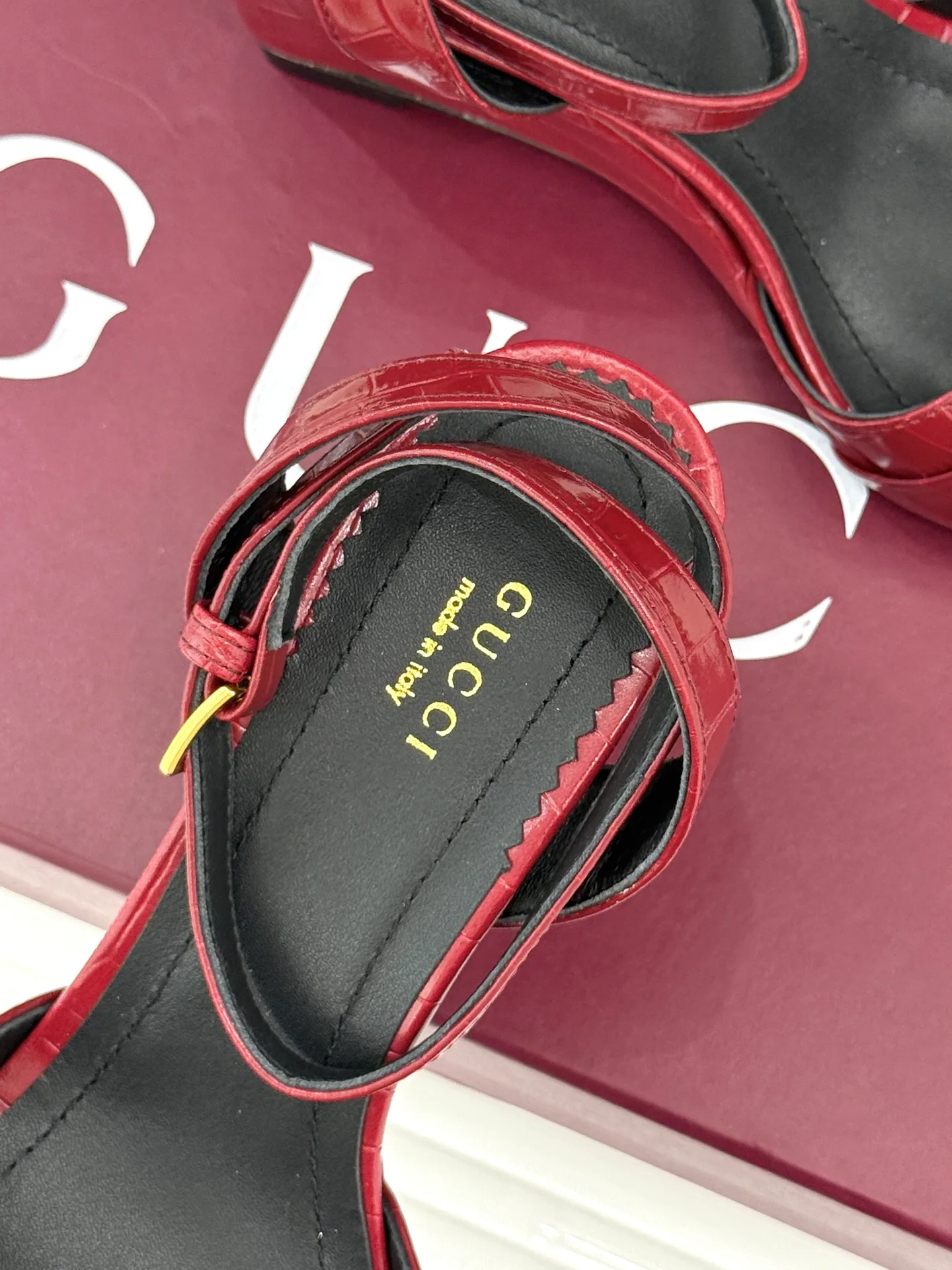 Босоножки Женские Gucci 18034505
