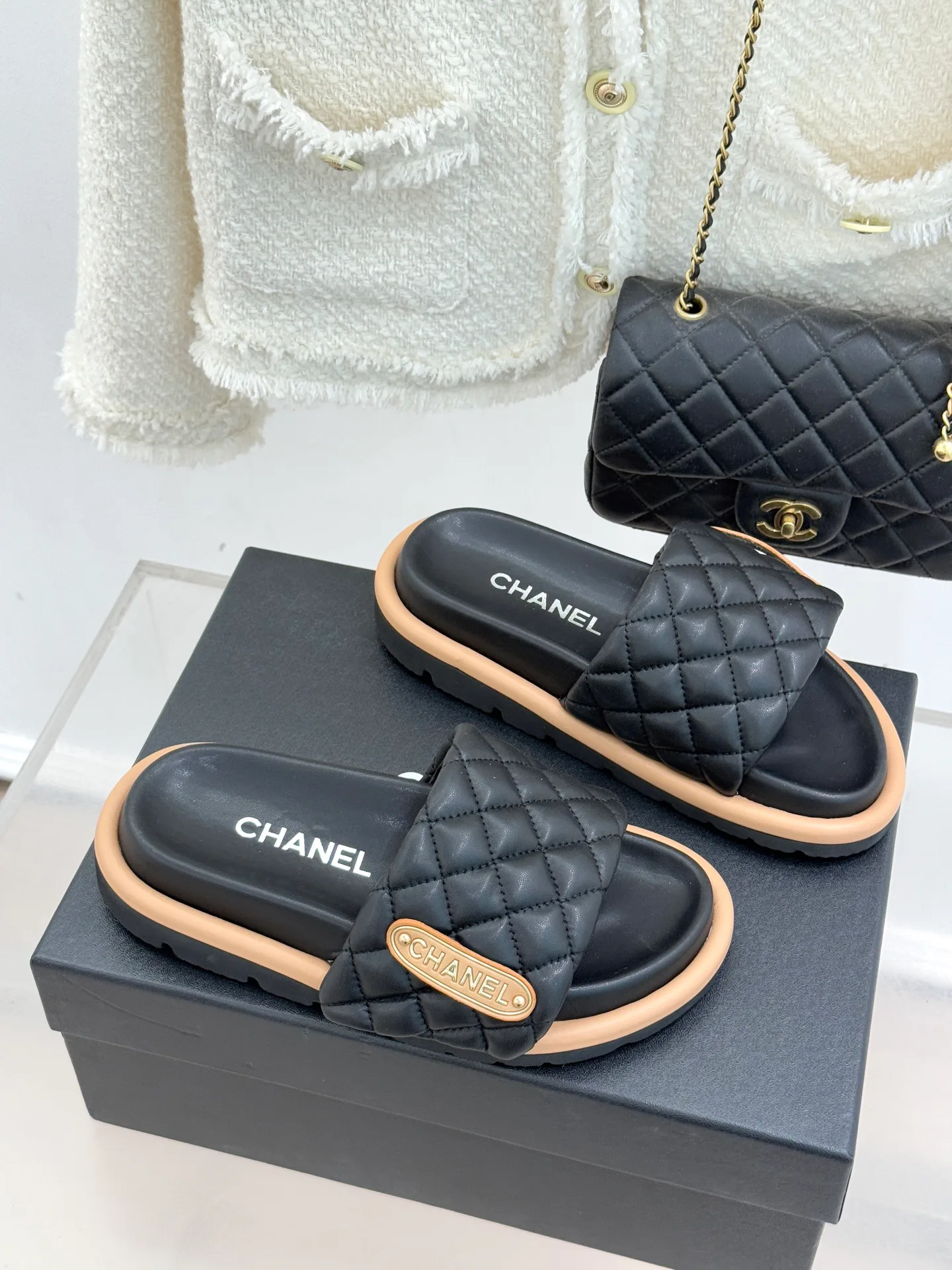 Шлепанцы Женские Chanel 11167409