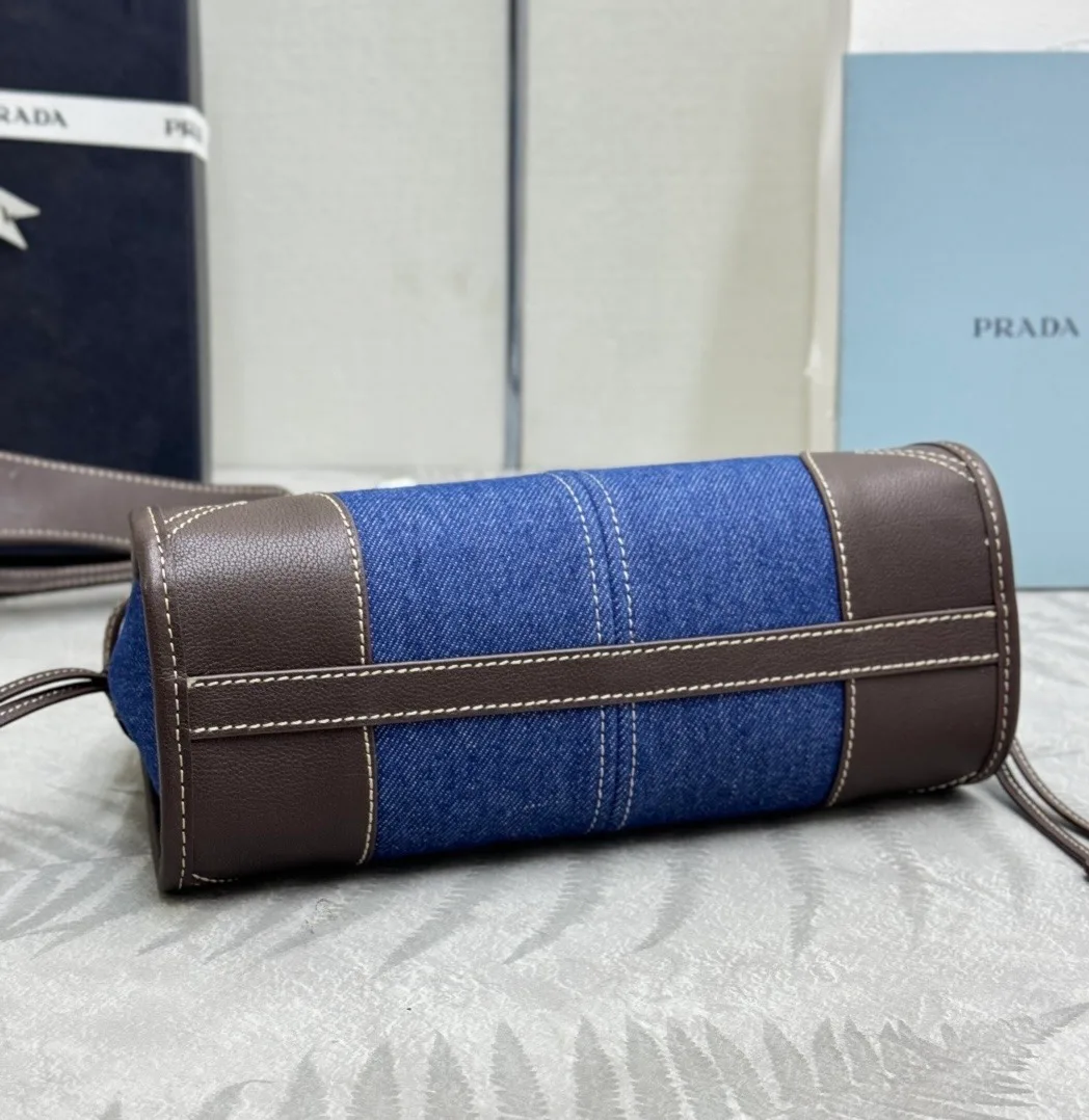 Классические Сумки Женские Prada 13223427