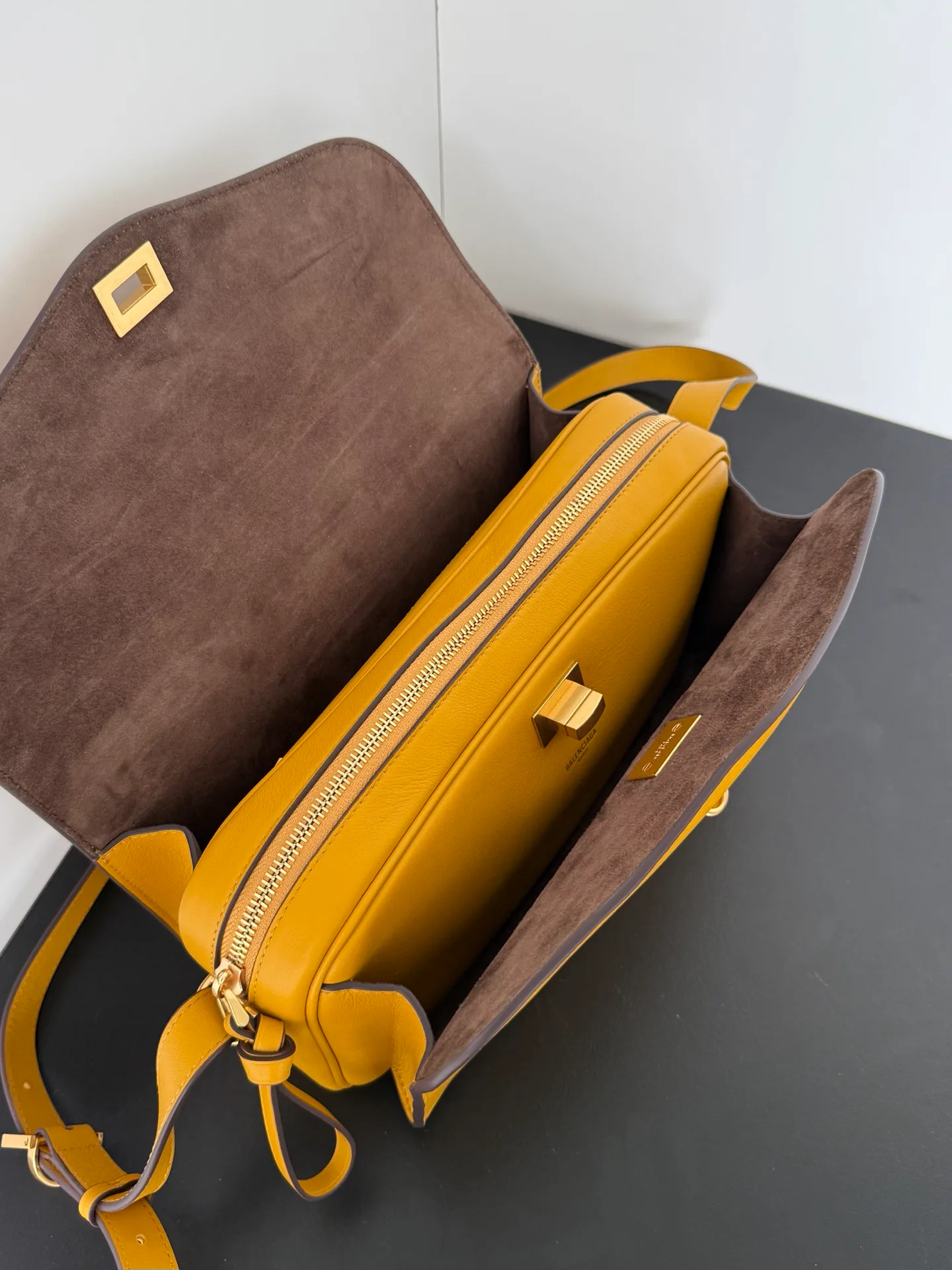 Классические Сумки Женские Balenciaga 12600590