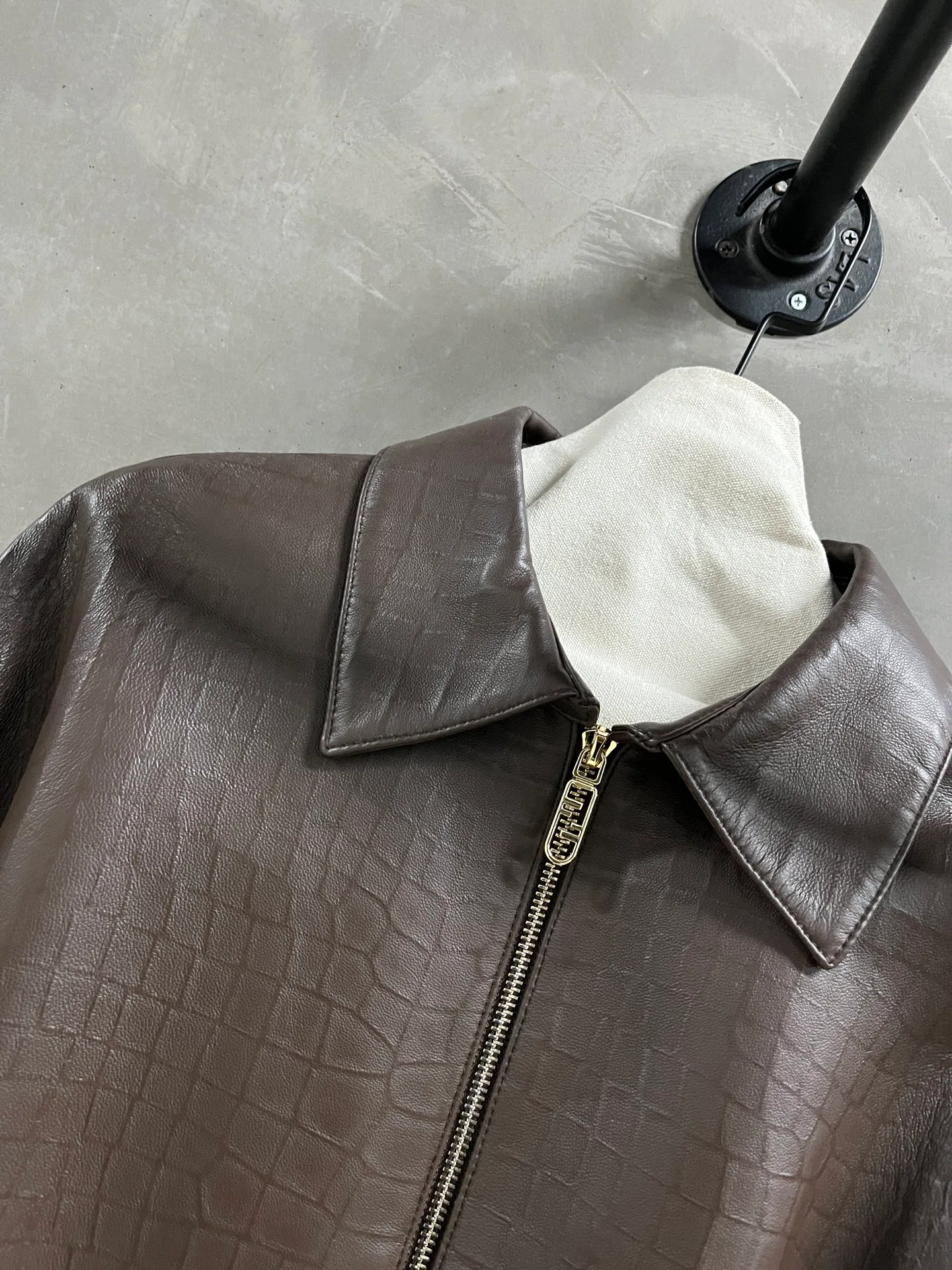 Кожаные Куртки И Дублёнки Женские Fendi 3129852