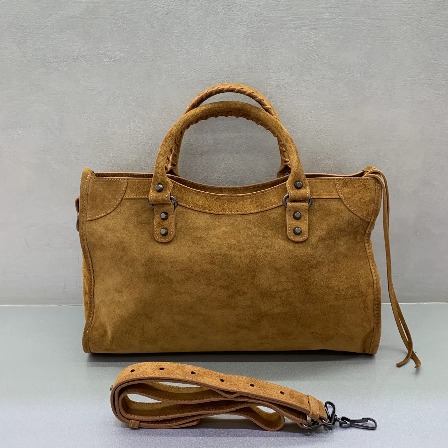 Классические Сумки Женские Balenciaga 13552765