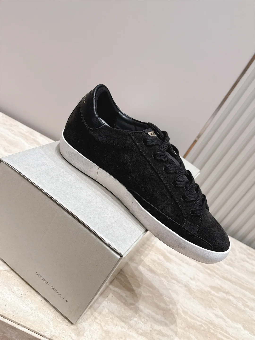 Кроссовки Женские Golden Goose 17963438