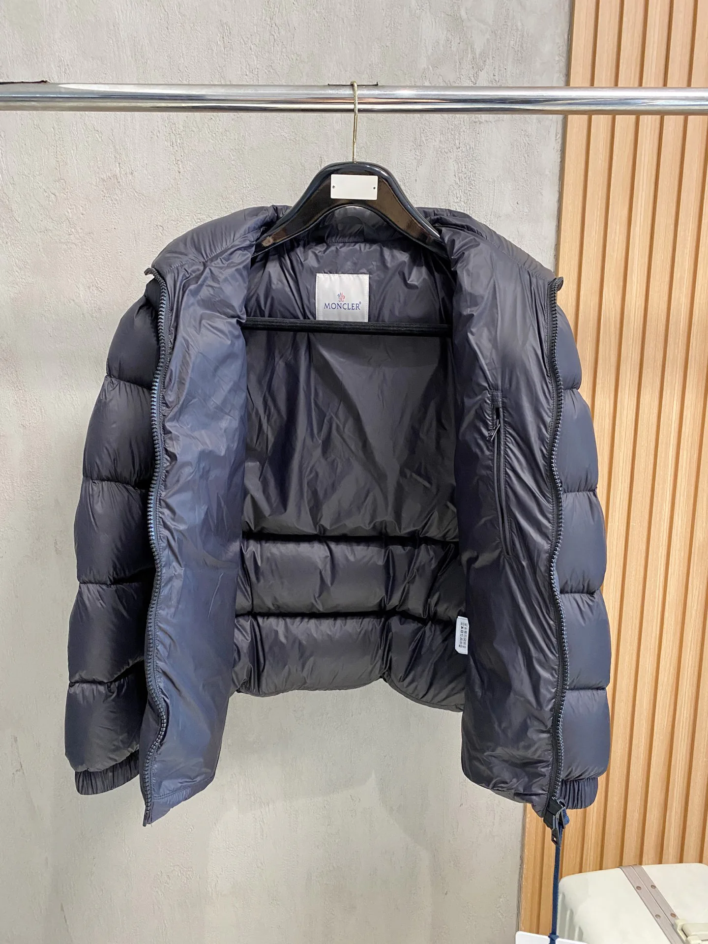 Куртки И Пуховики Мужские Moncler 5596255