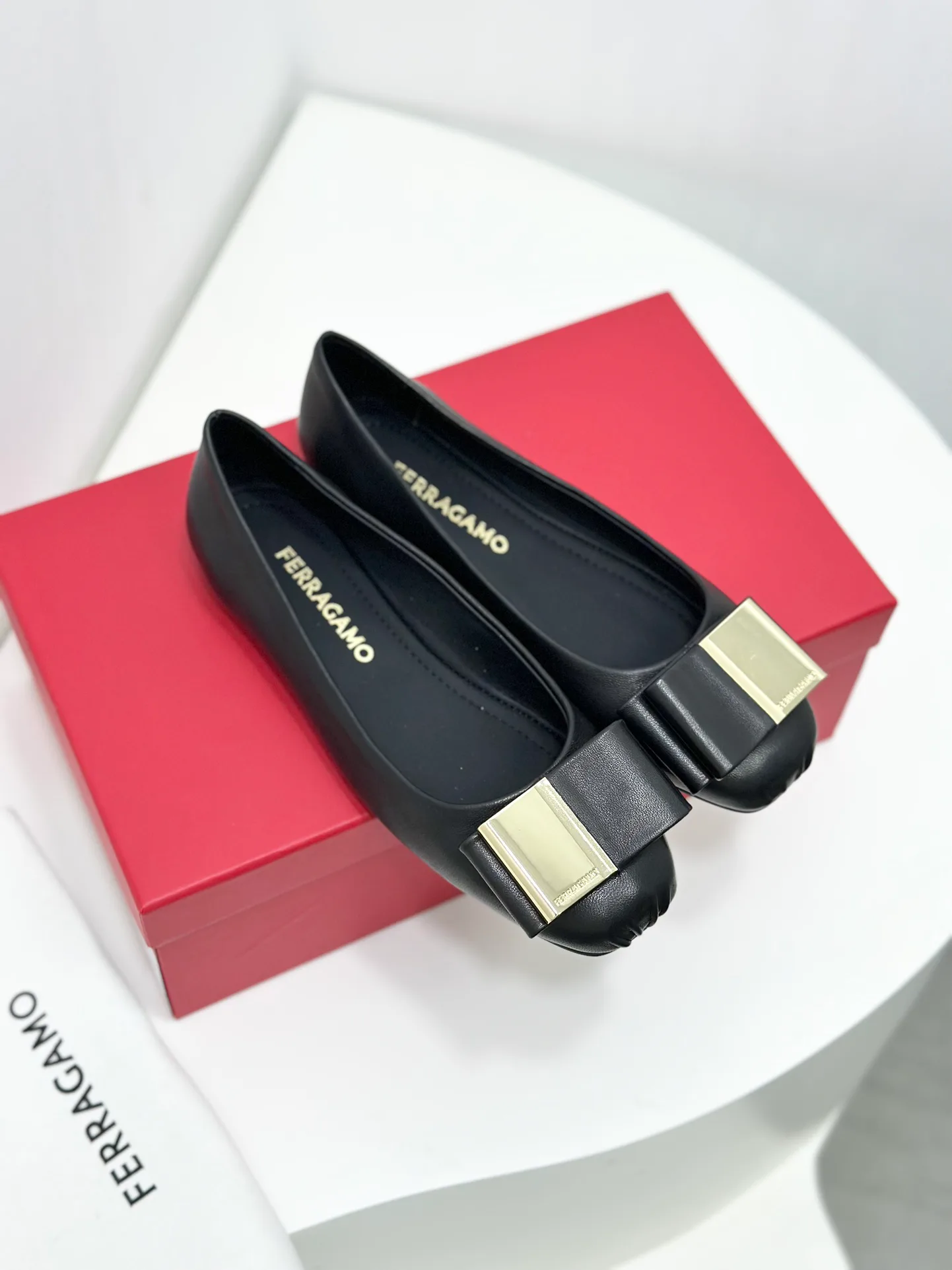 Балетки Женские Salvatore Ferragamo 18531859