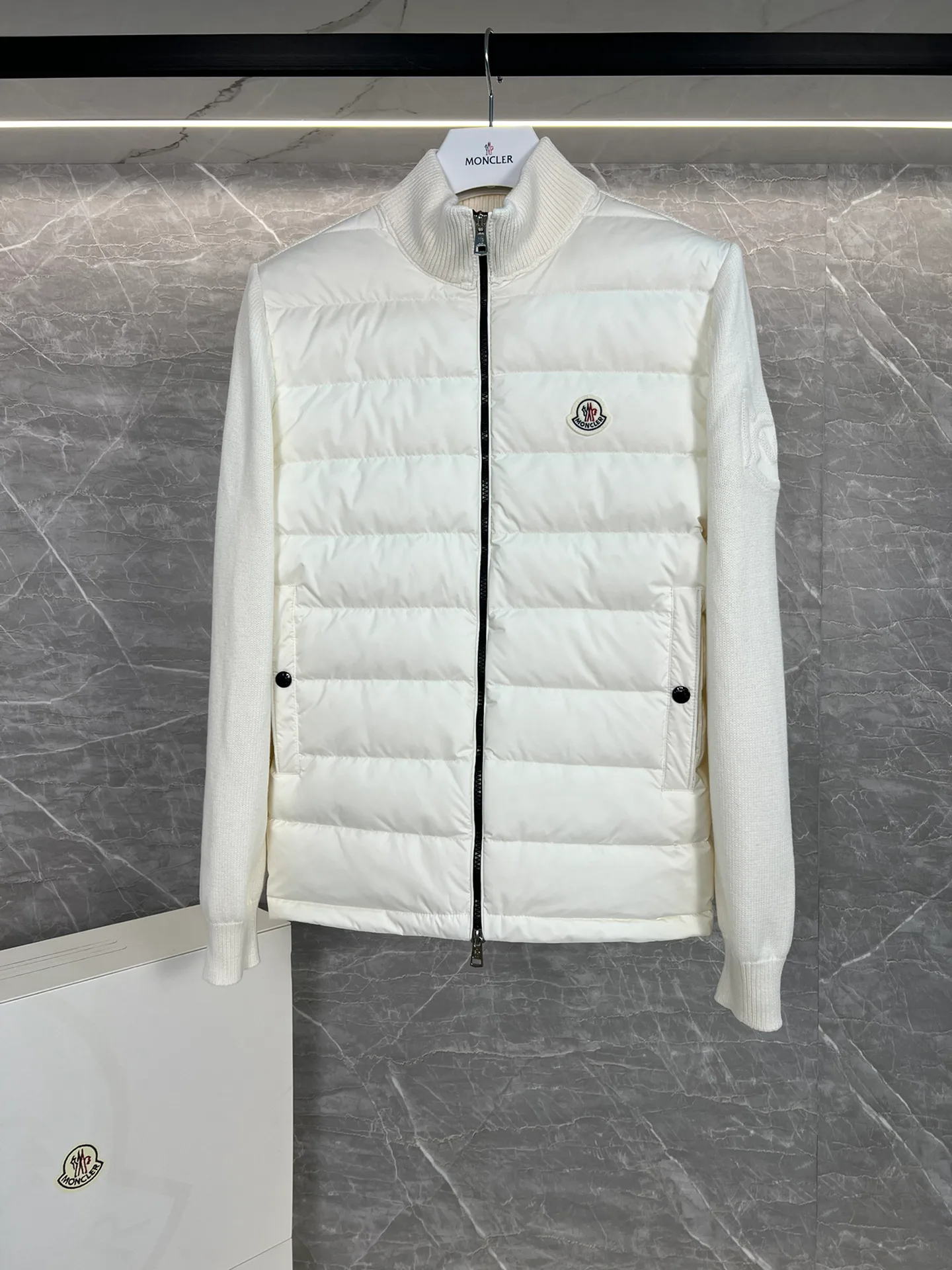 Куртки И Пуховики Женские Moncler 18599790