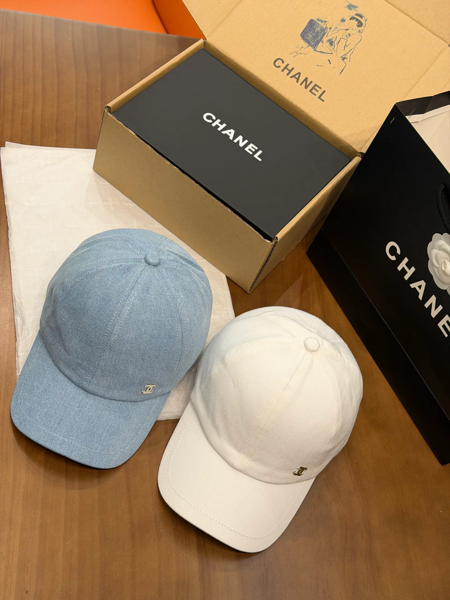 Головные Уборы Chanel 12697398