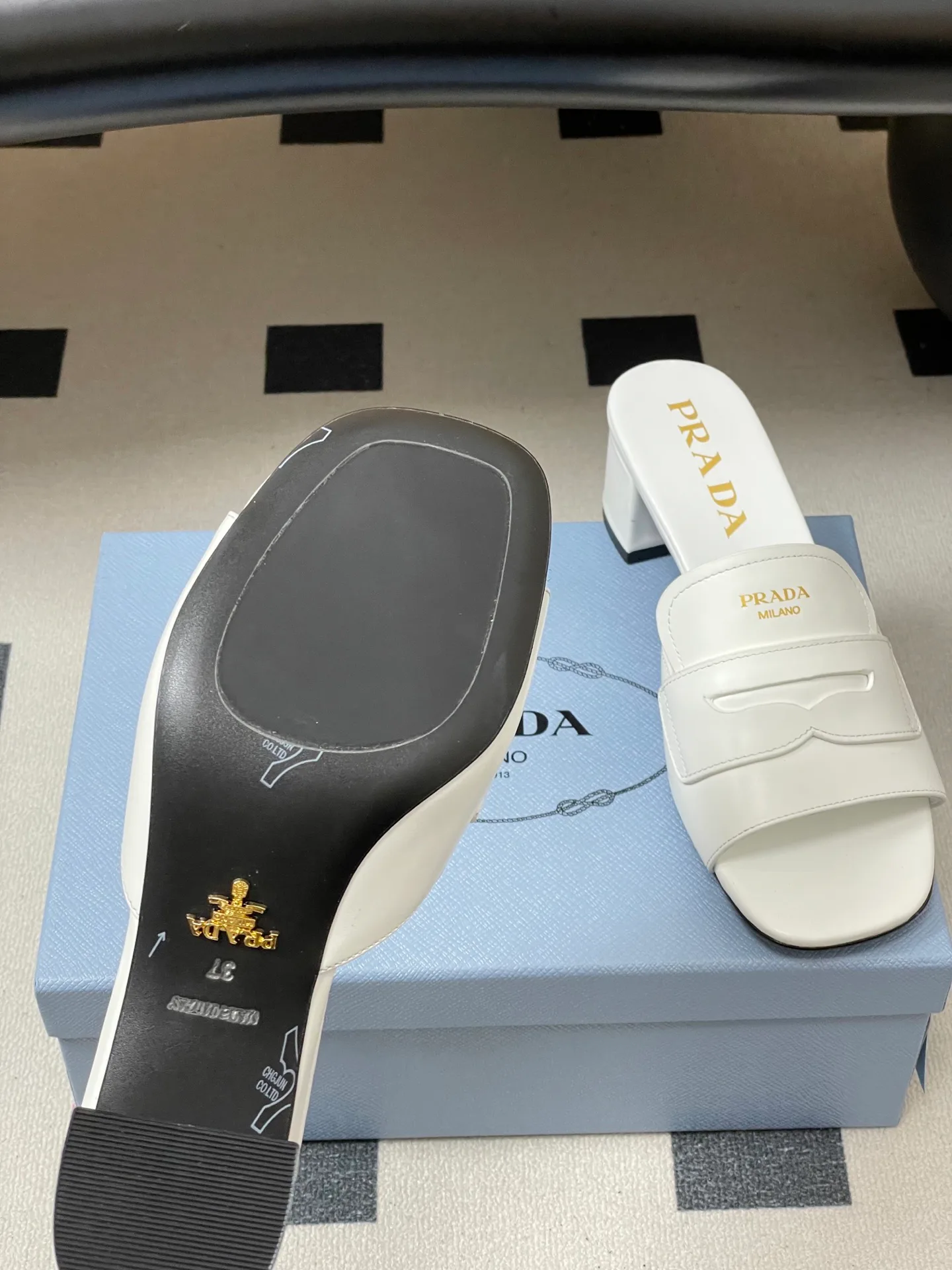 Босоножки Женские Prada 10993967