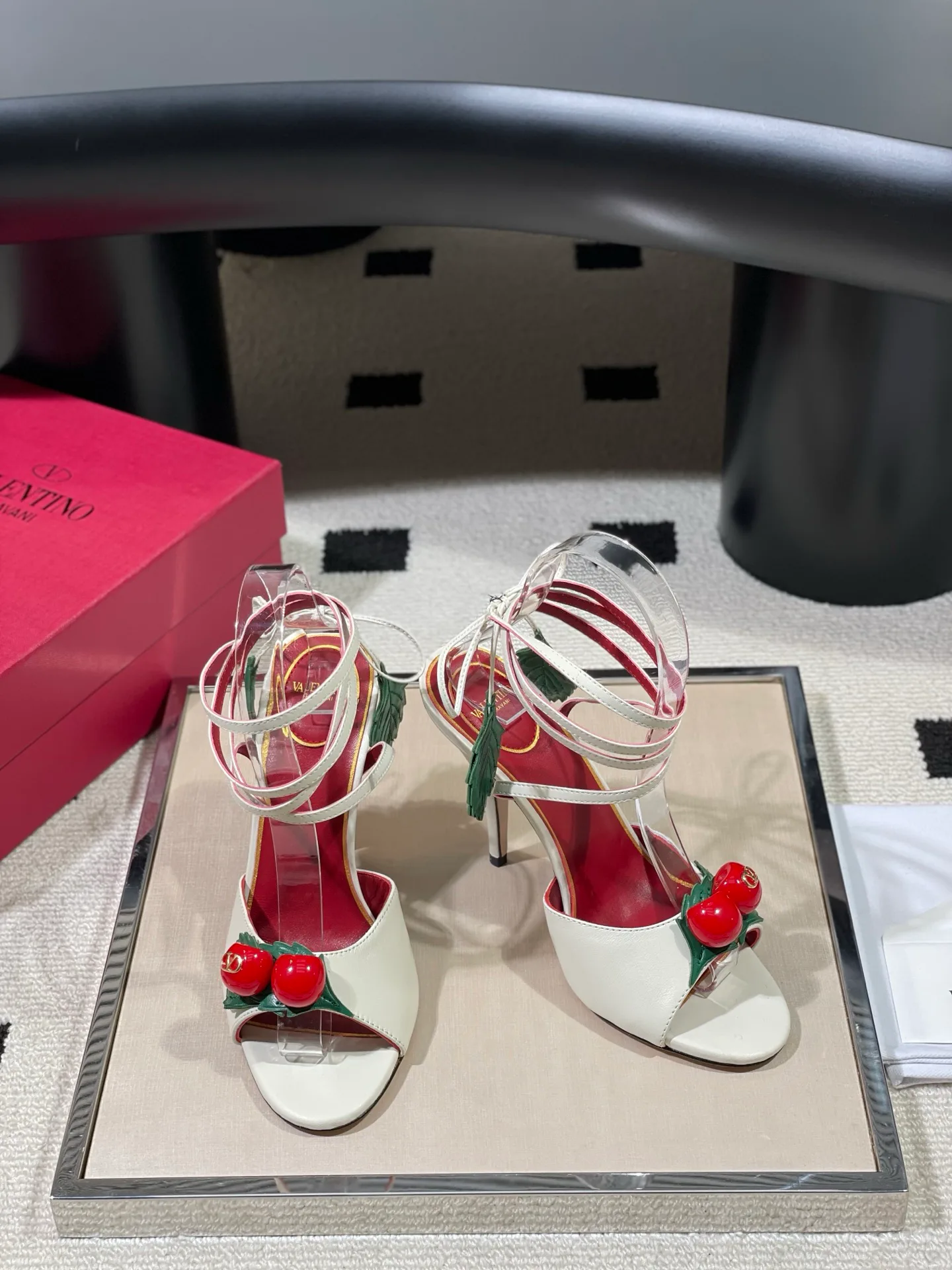 Босоножки Женские Valentino 13189669