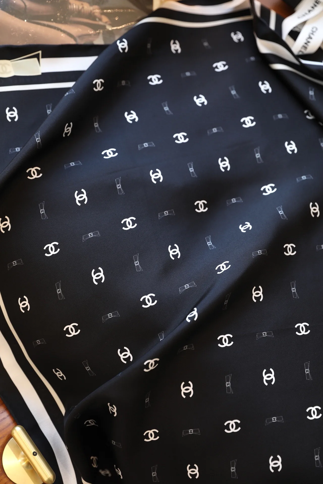 Платки Chanel 12737849