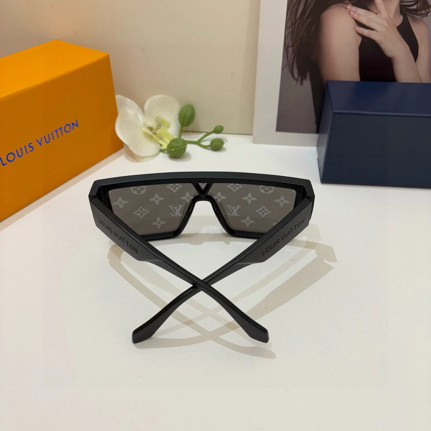 Очки Louis Vuitton 13135745