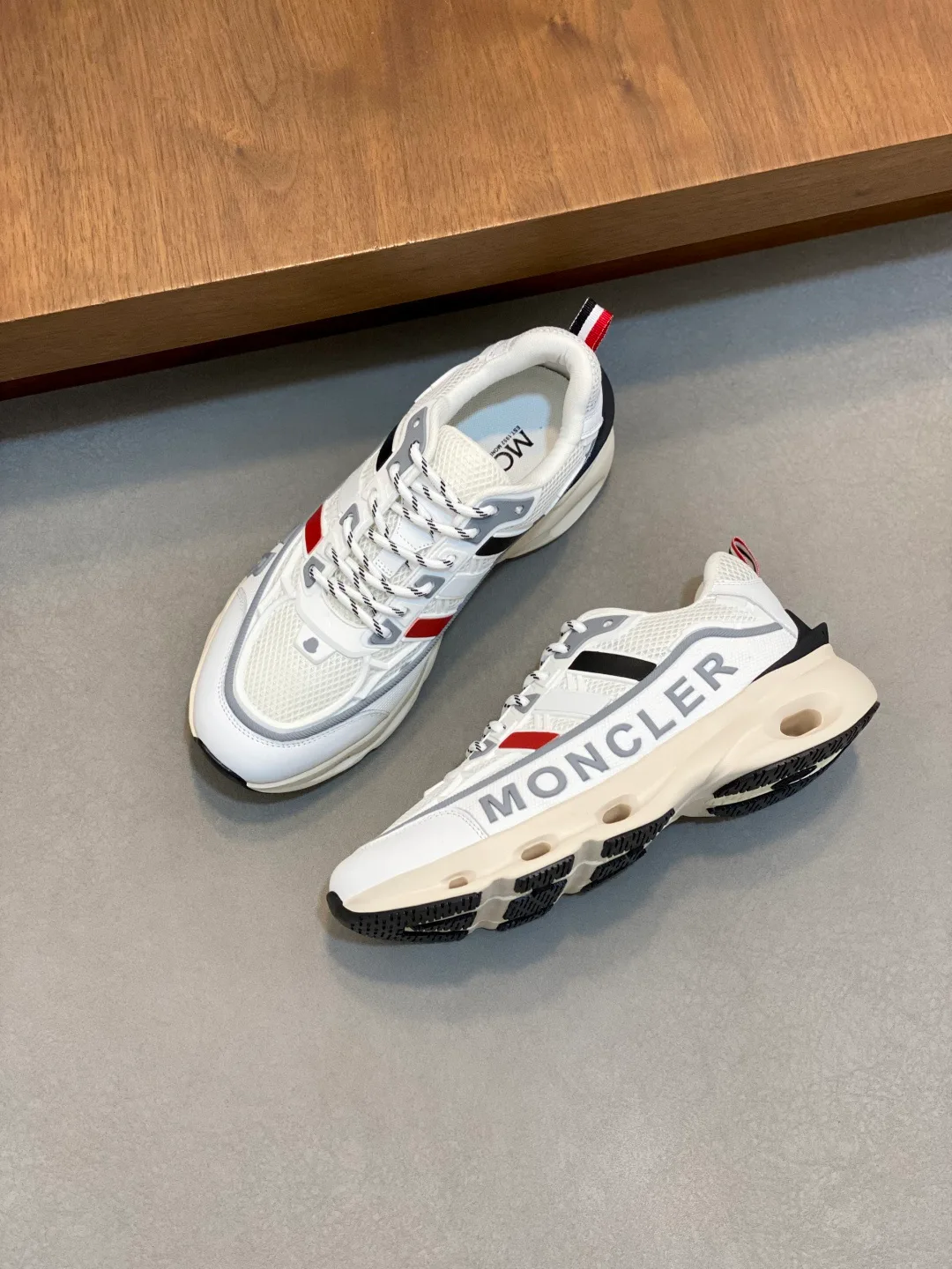 Кроссовки Мужские Moncler 18079001