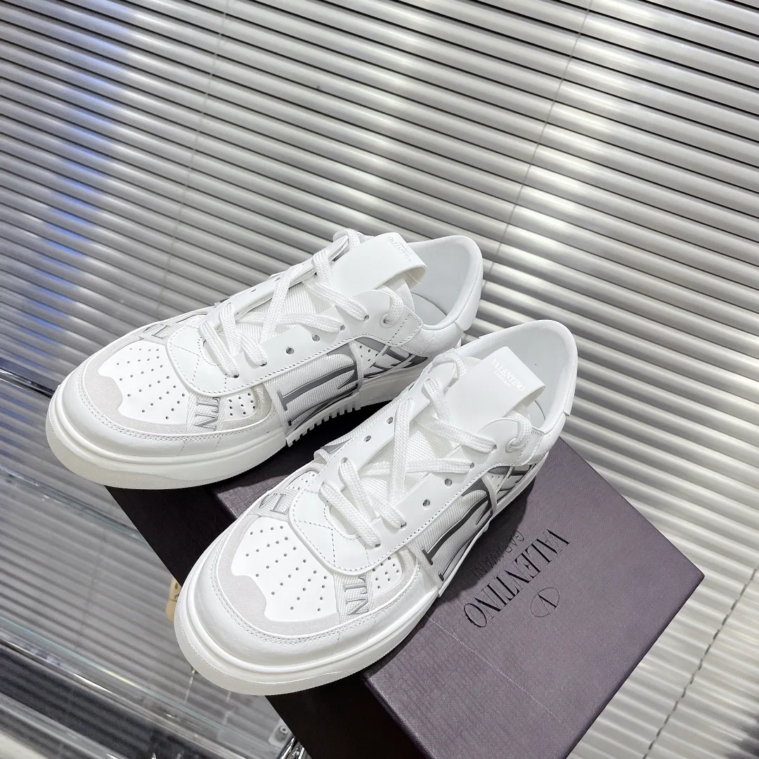 Кроссовки Женские Valentino 904559