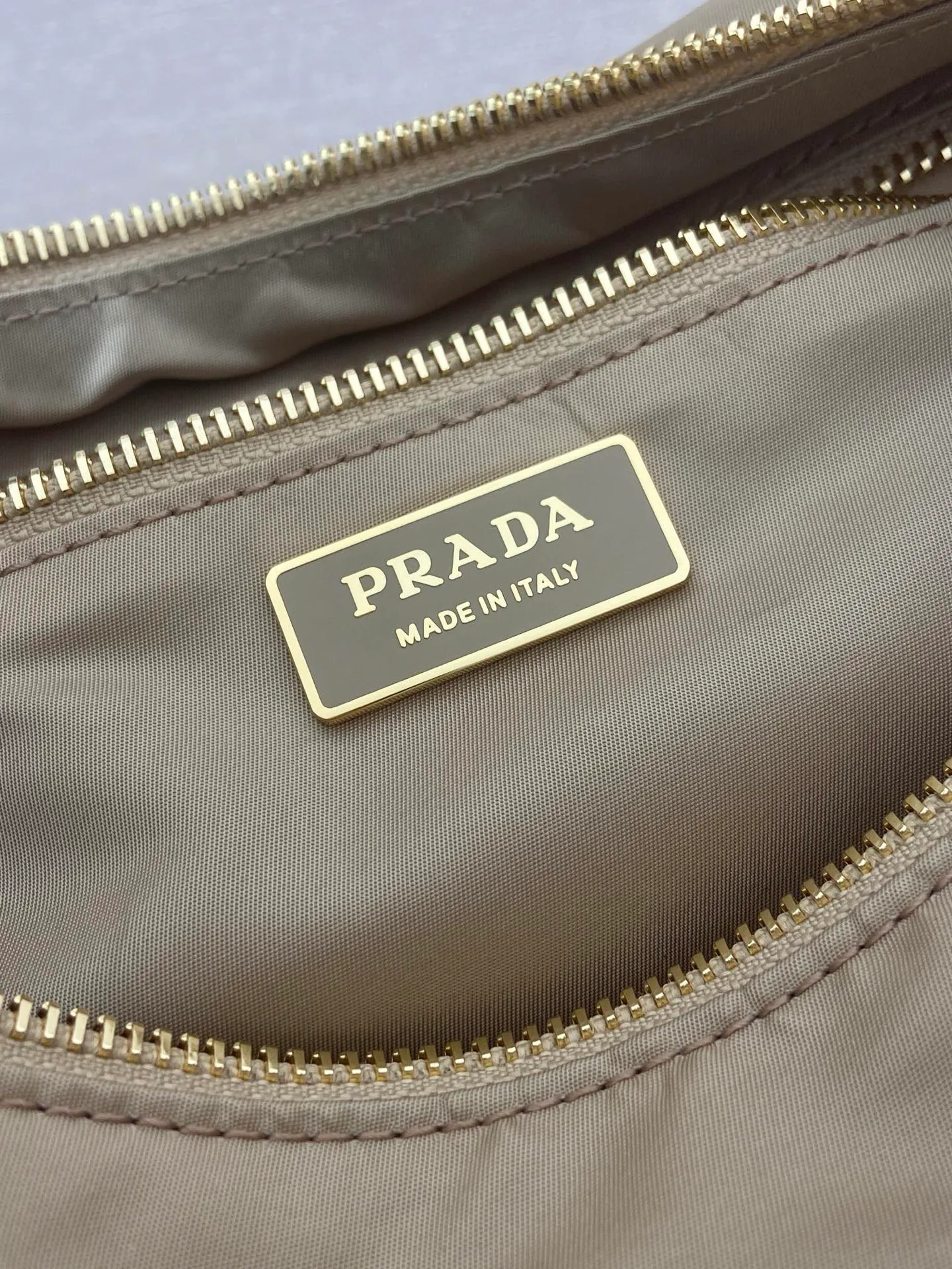 Сумки На Ремне Женские Prada 11409637