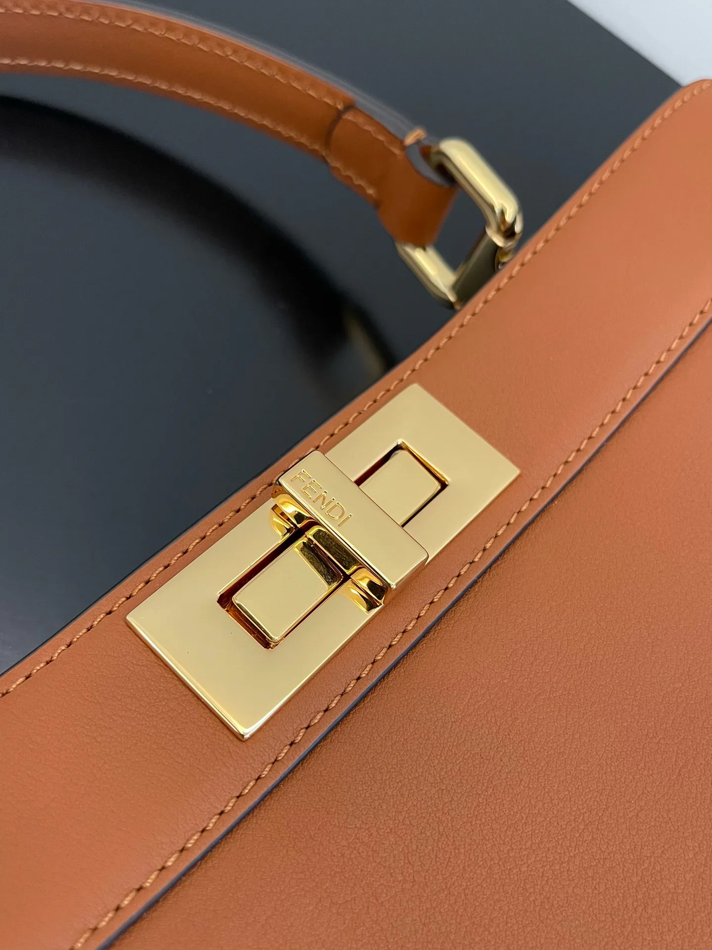 Классические Сумки Женские Fendi 13234512