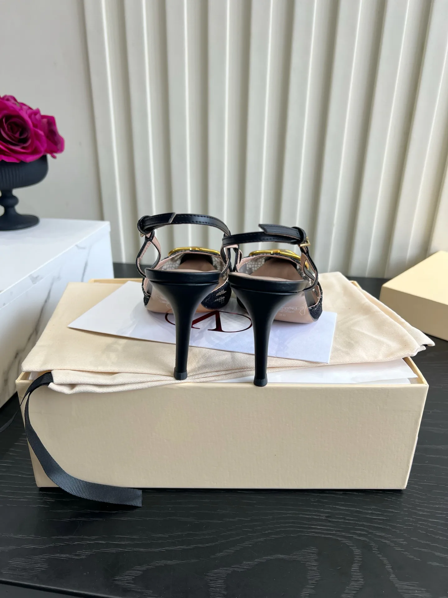 Босоножки Женские Valentino 18322873