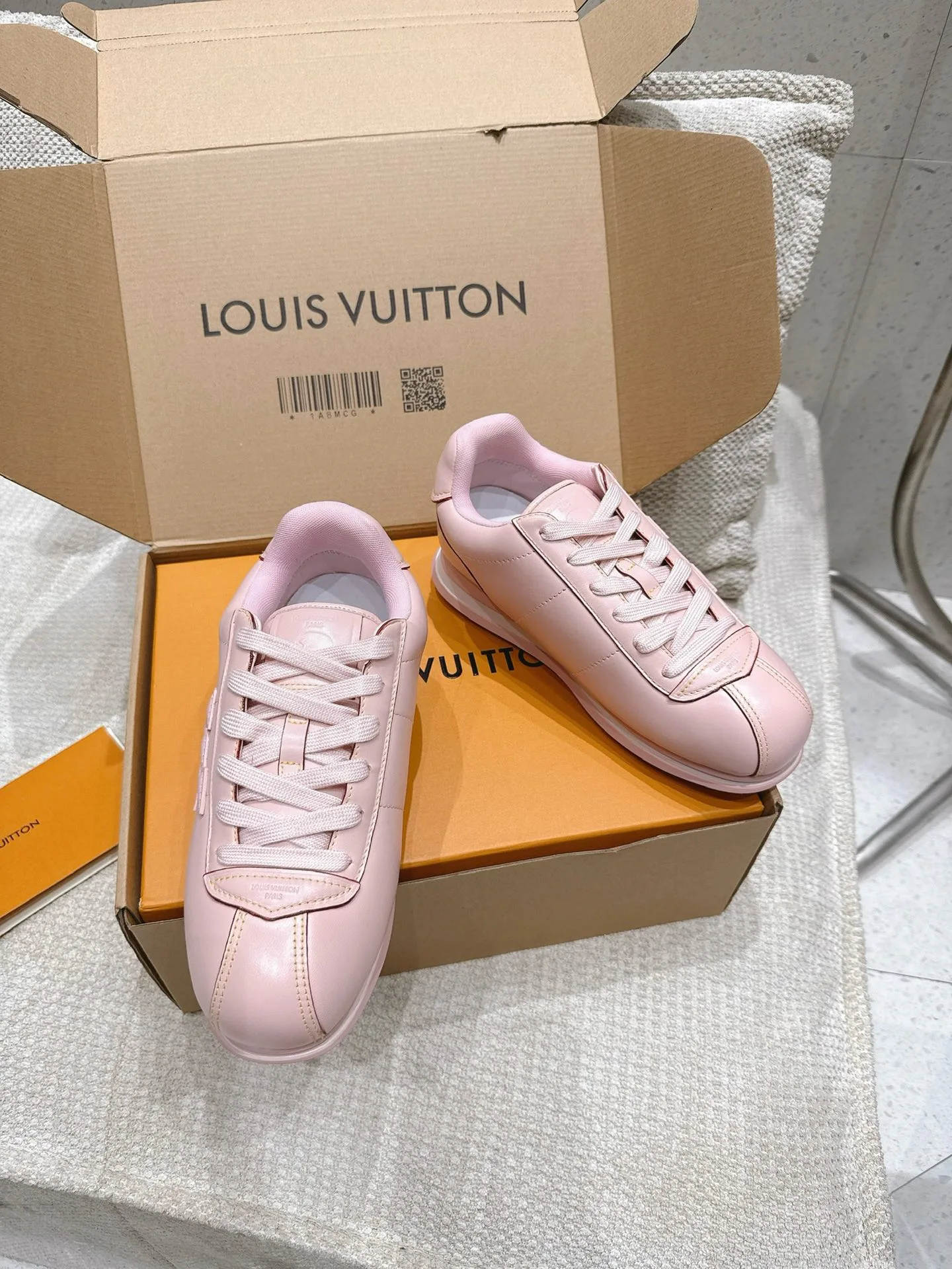 Кроссовки Женские Louis Vuitton 137567