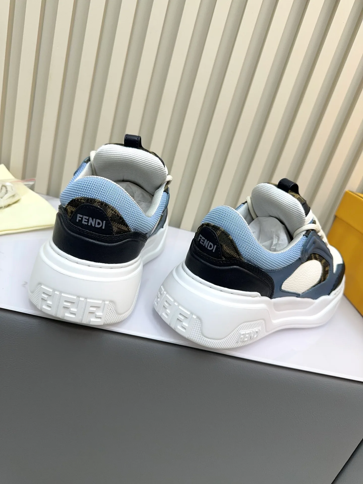 Кроссовки Мужские Fendi 354128