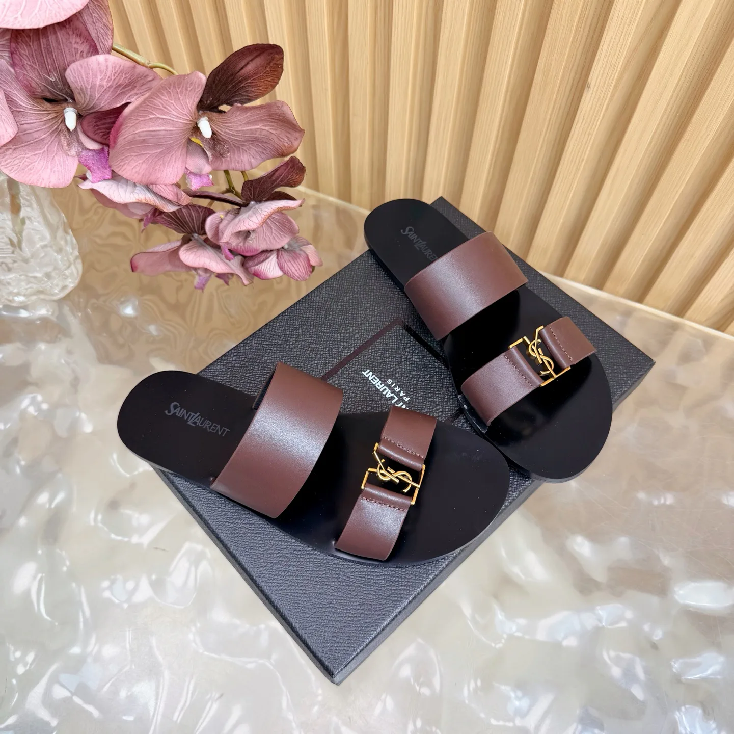 Шлепанцы Женские Saint Laurent 11755428