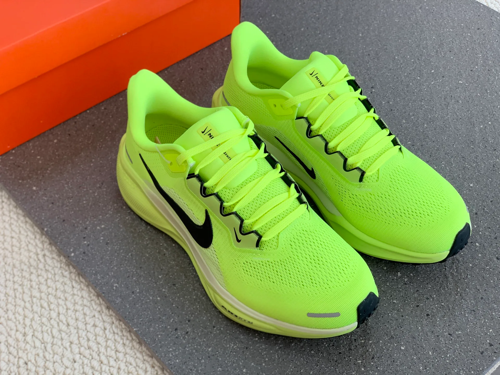 Кроссовки Женские Nike 230366
