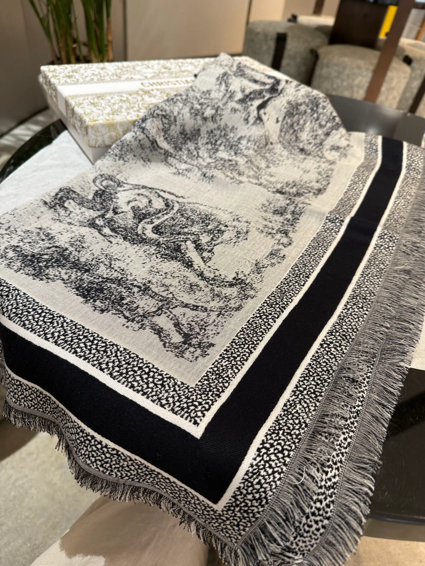 Шарфы Christian Dior 17448571