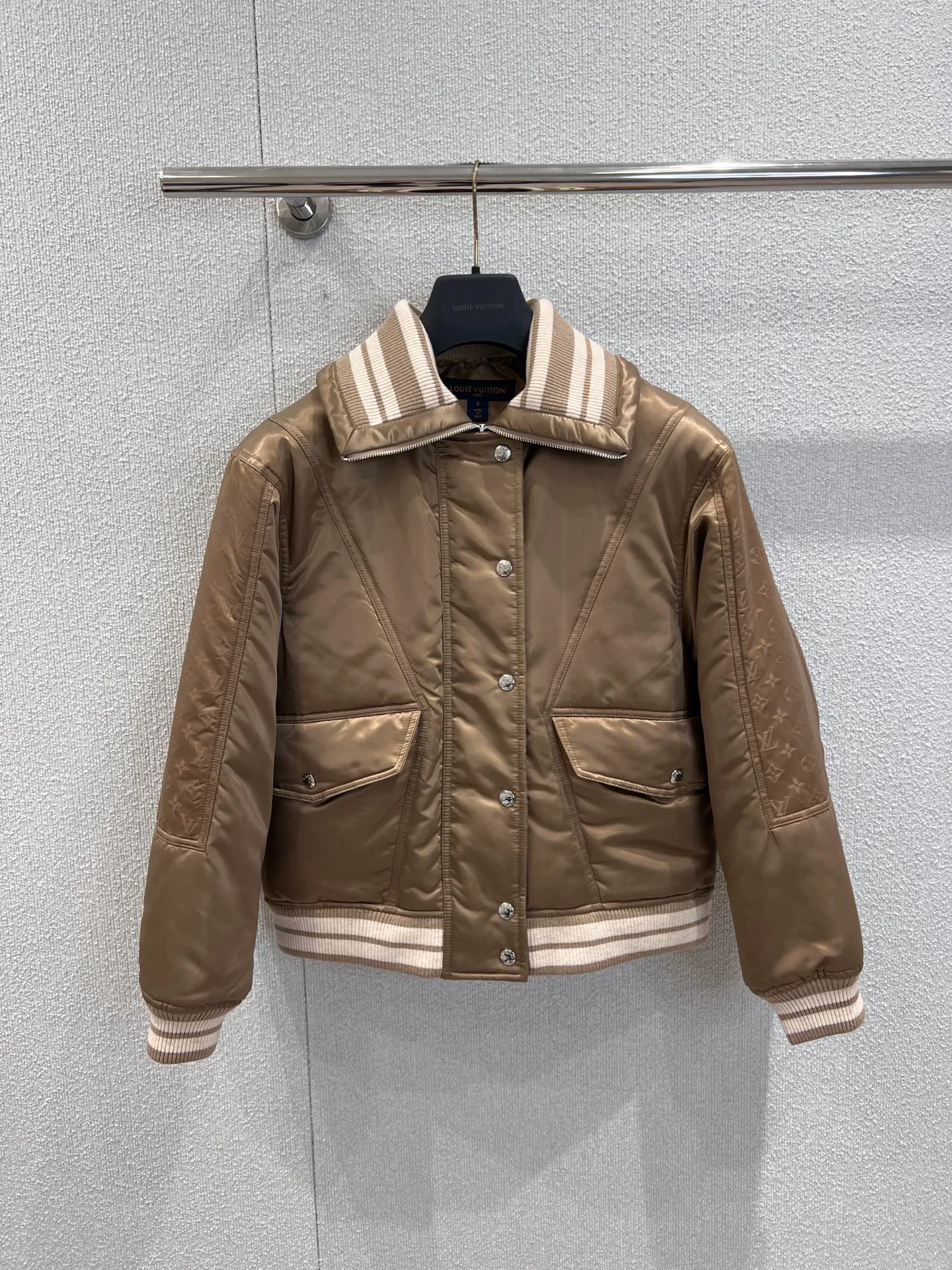 Куртки И Пуховики Женские Louis Vuitton 503257