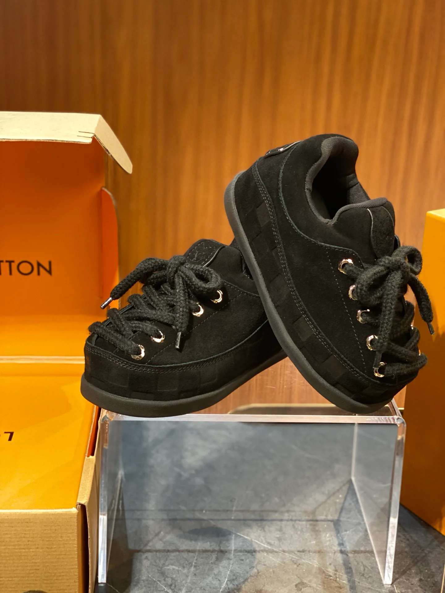 Кроссовки Женские Louis Vuitton 5543057