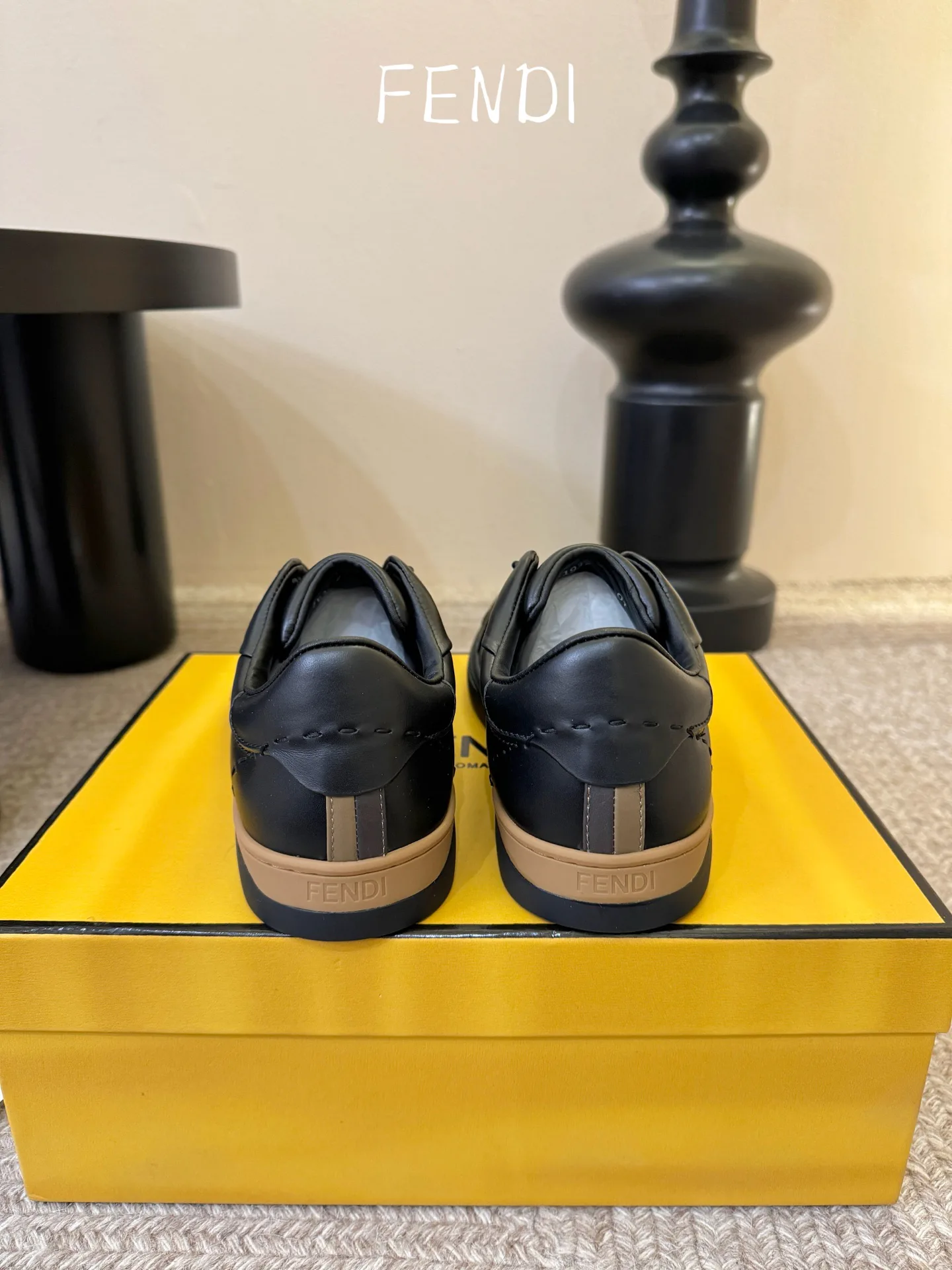 Кроссовки Женские Fendi 17562242