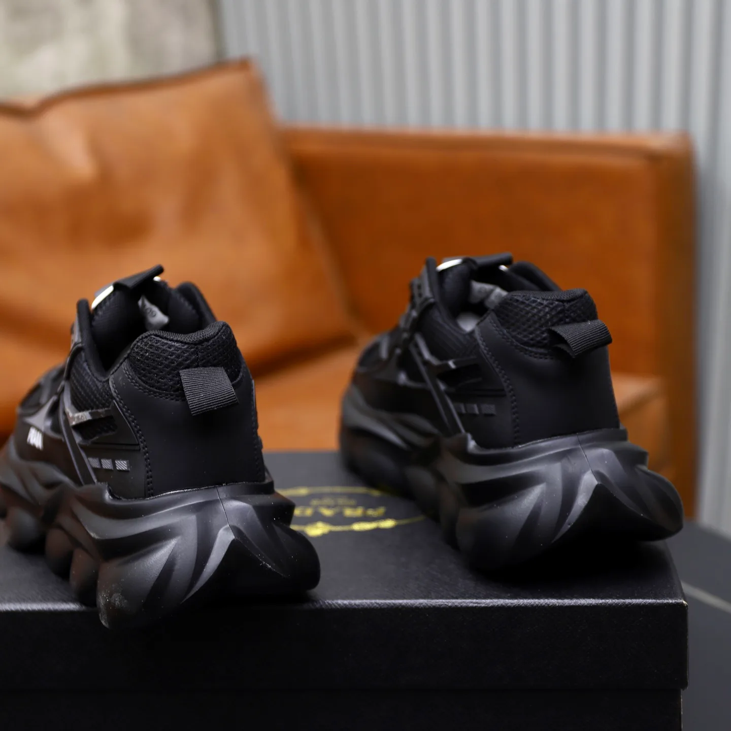 Кроссовки Женские Prada 211515