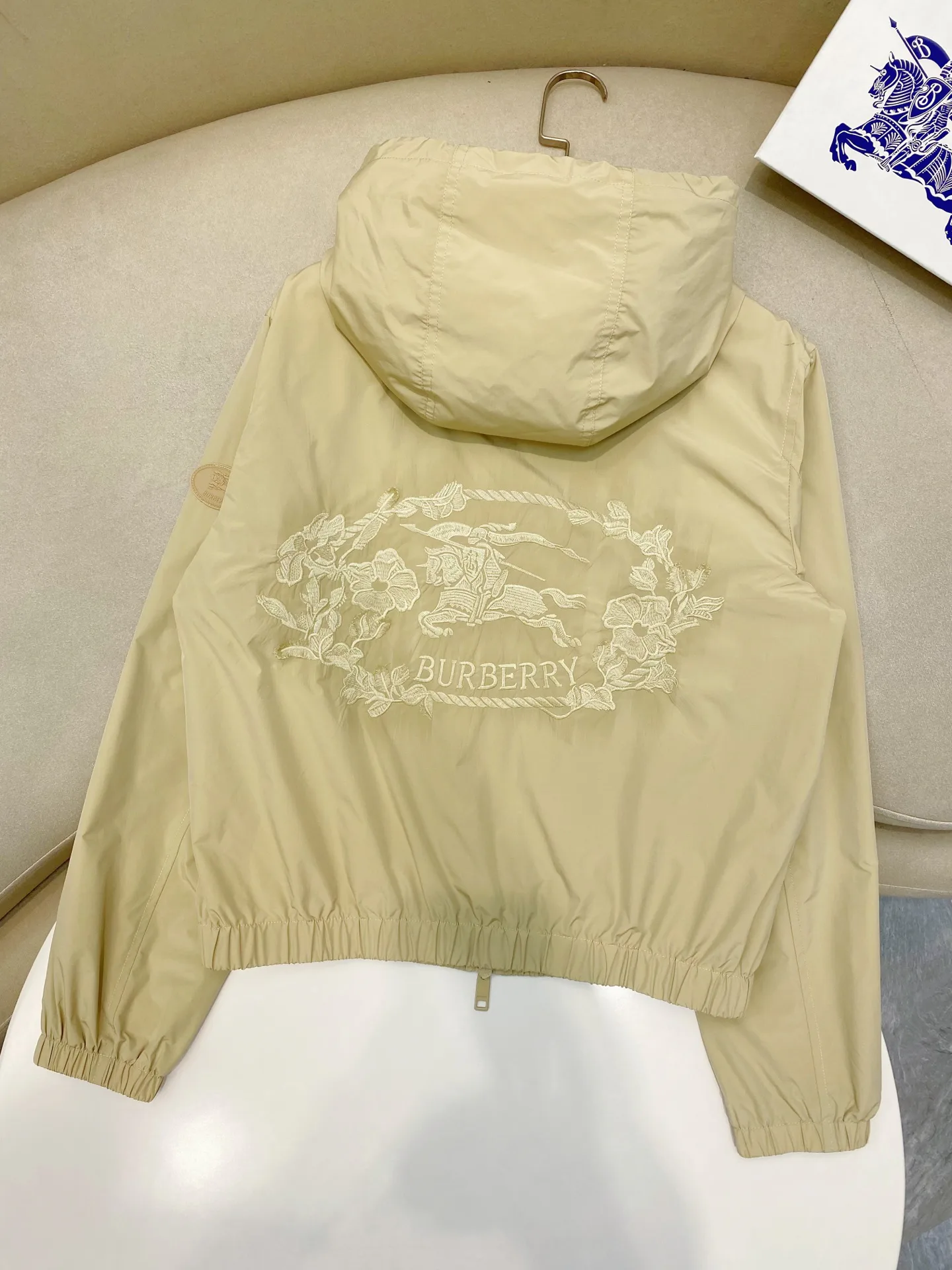Куртки И Пуховики Женские Burberry 18206396