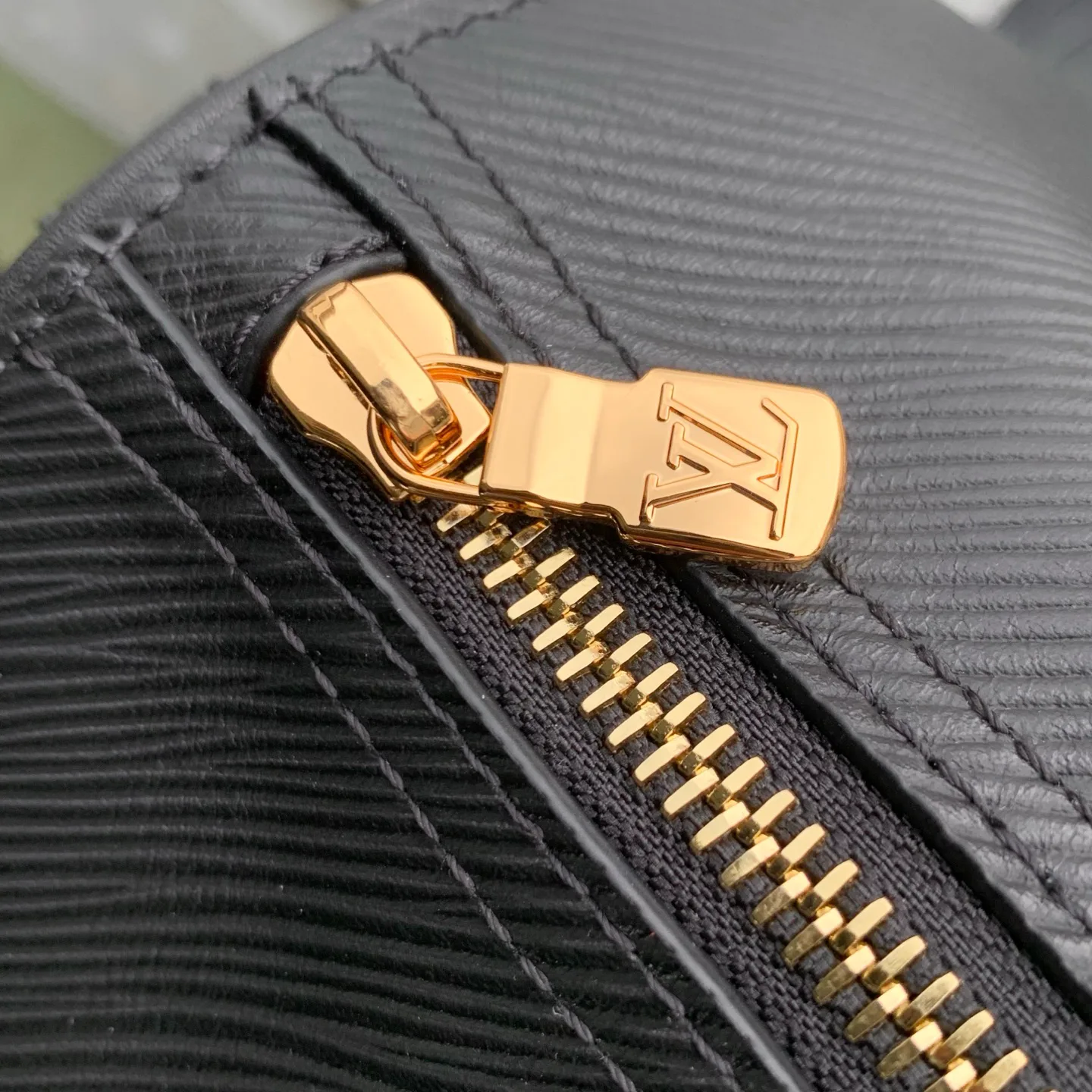 Классические Сумки Женские Louis Vuitton 18147547