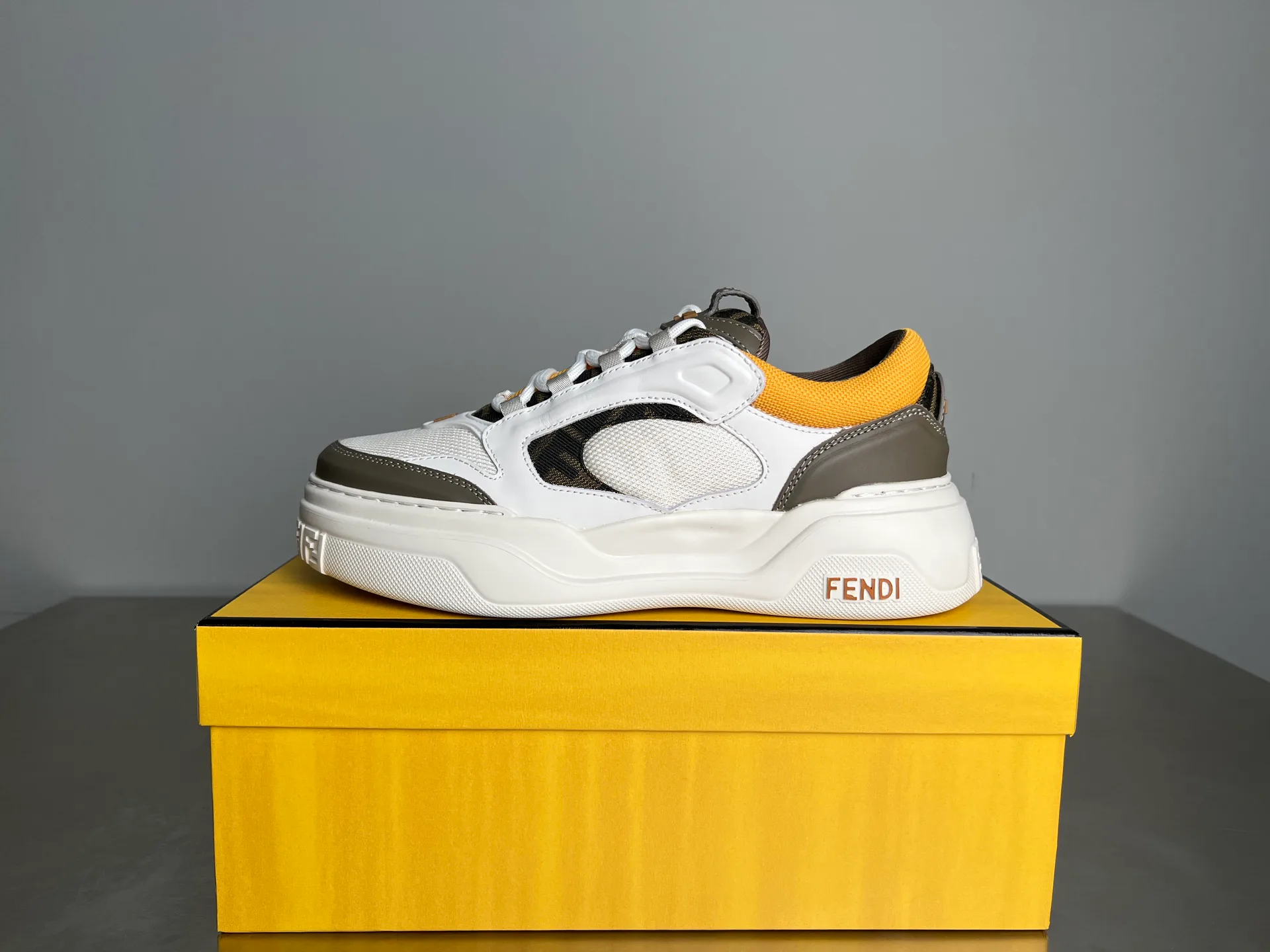 Кроссовки Мужские Fendi 9464411