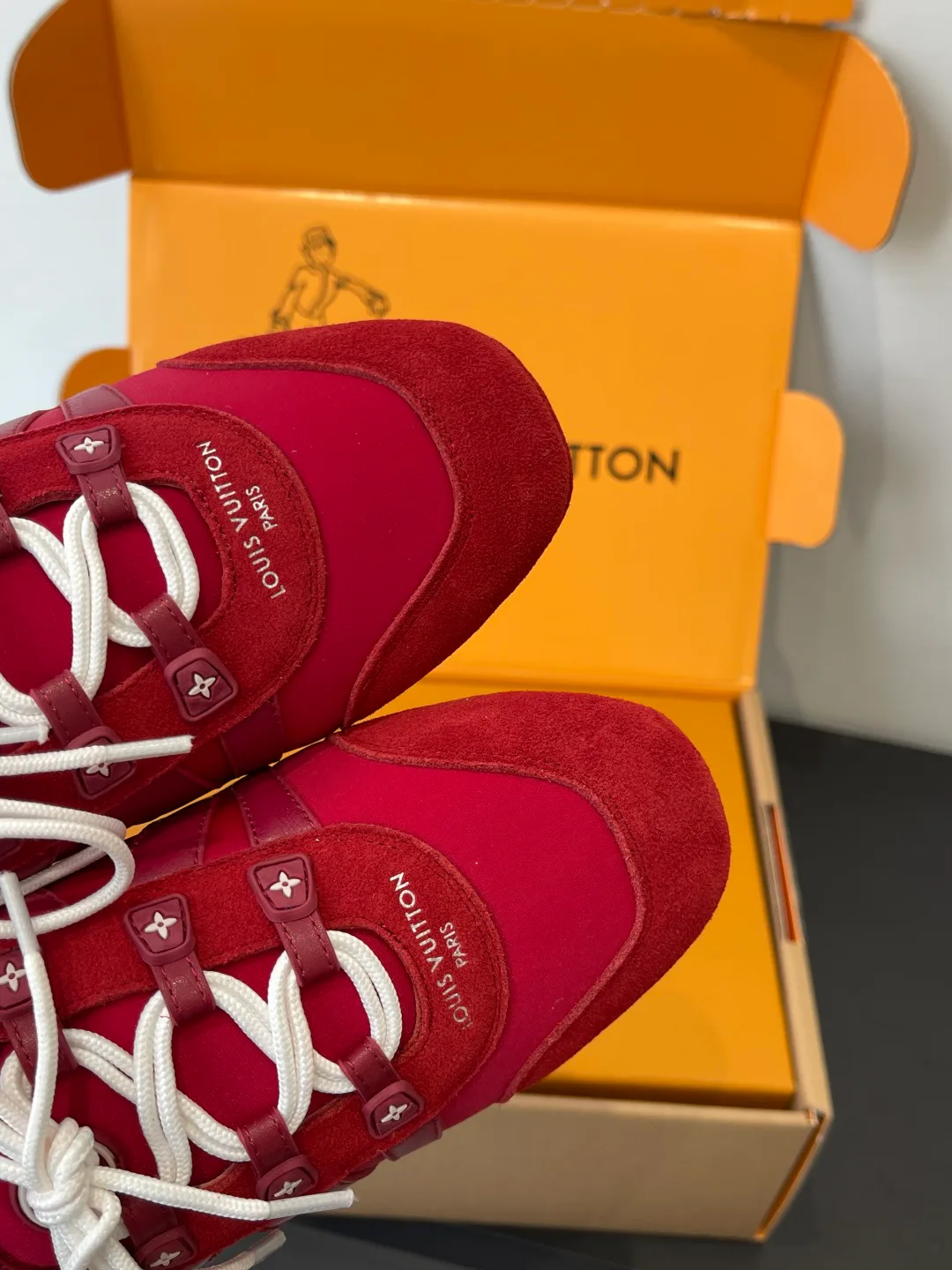 Кроссовки Женские Louis Vuitton 1595077