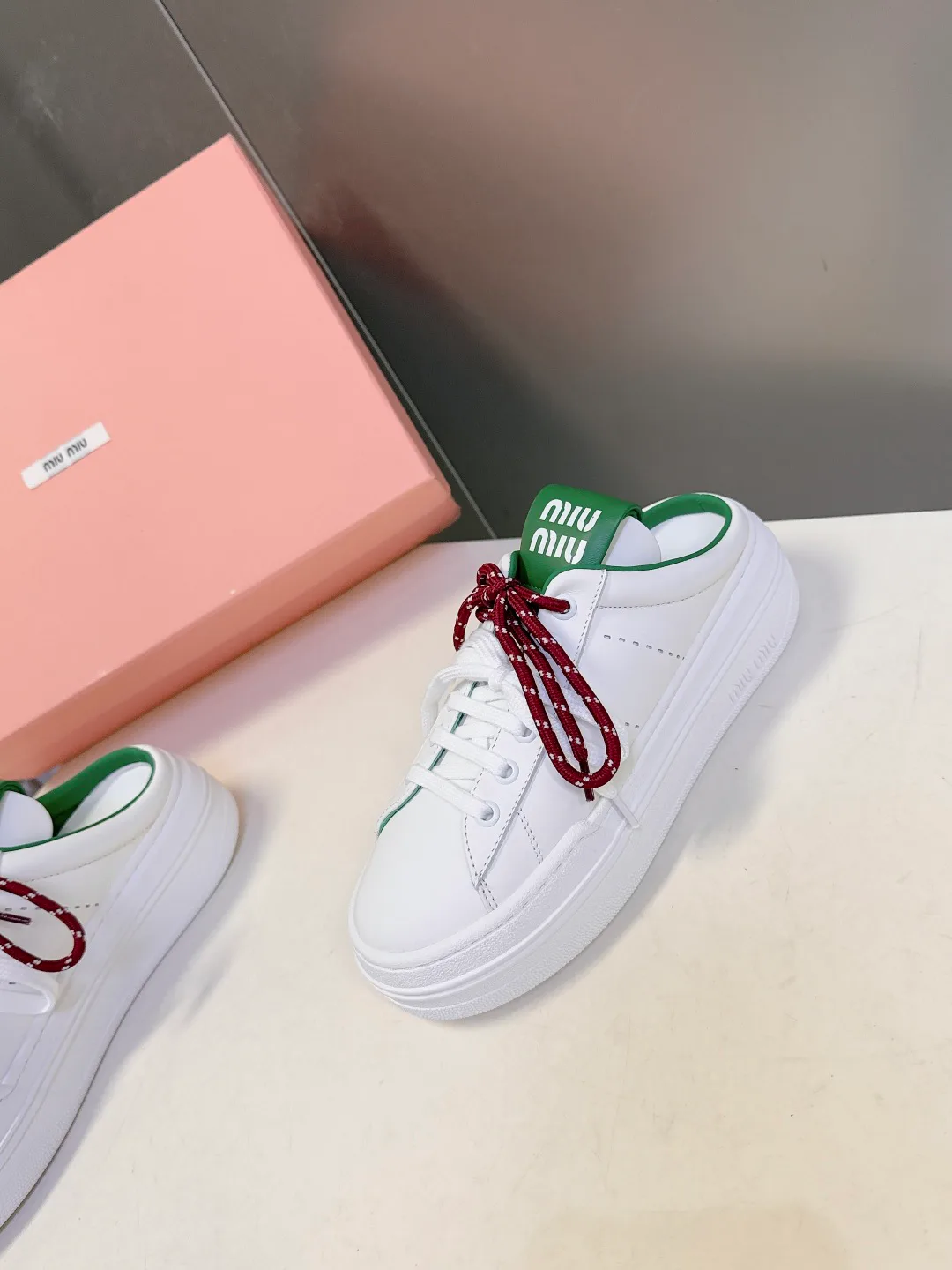 Кроссовки Женские Miu Miu 17589328