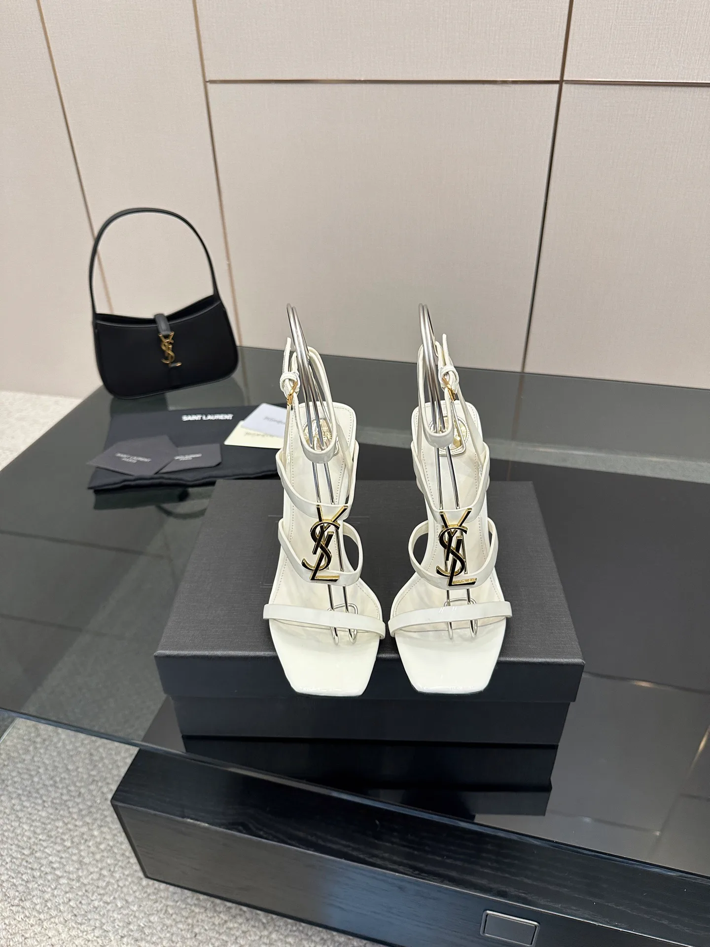 Босоножки Женские Saint Laurent 13164406