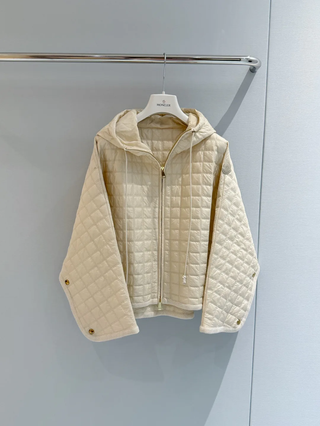 Куртки И Пуховики Женские Moncler 18050013