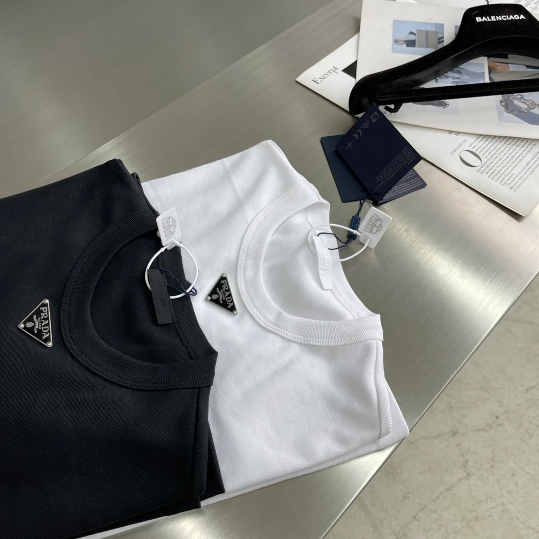 Футболки Женские Prada 18191254