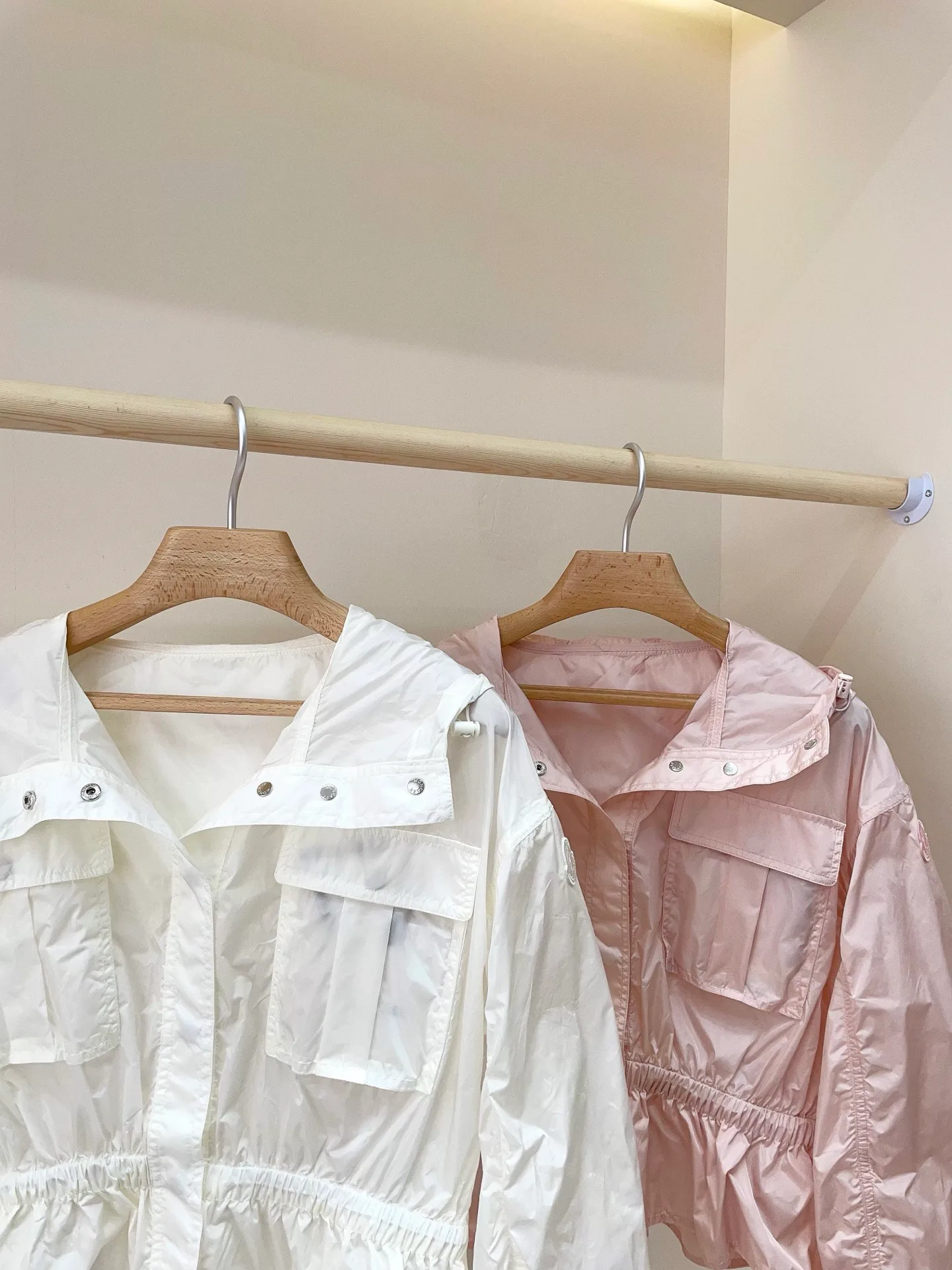 Куртки И Пуховики Женские Moncler 10248579