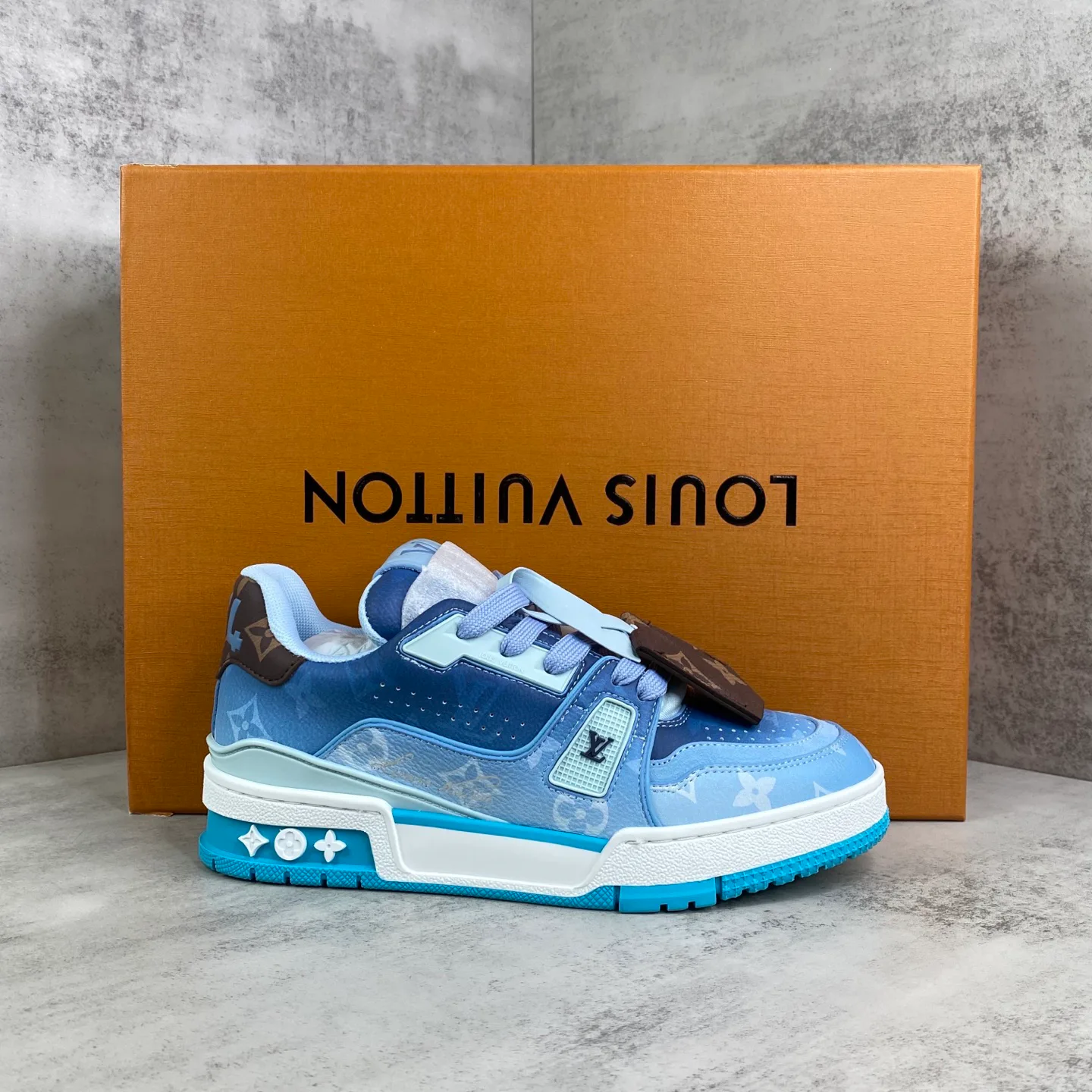 Кроссовки Женские Louis Vuitton 11460338