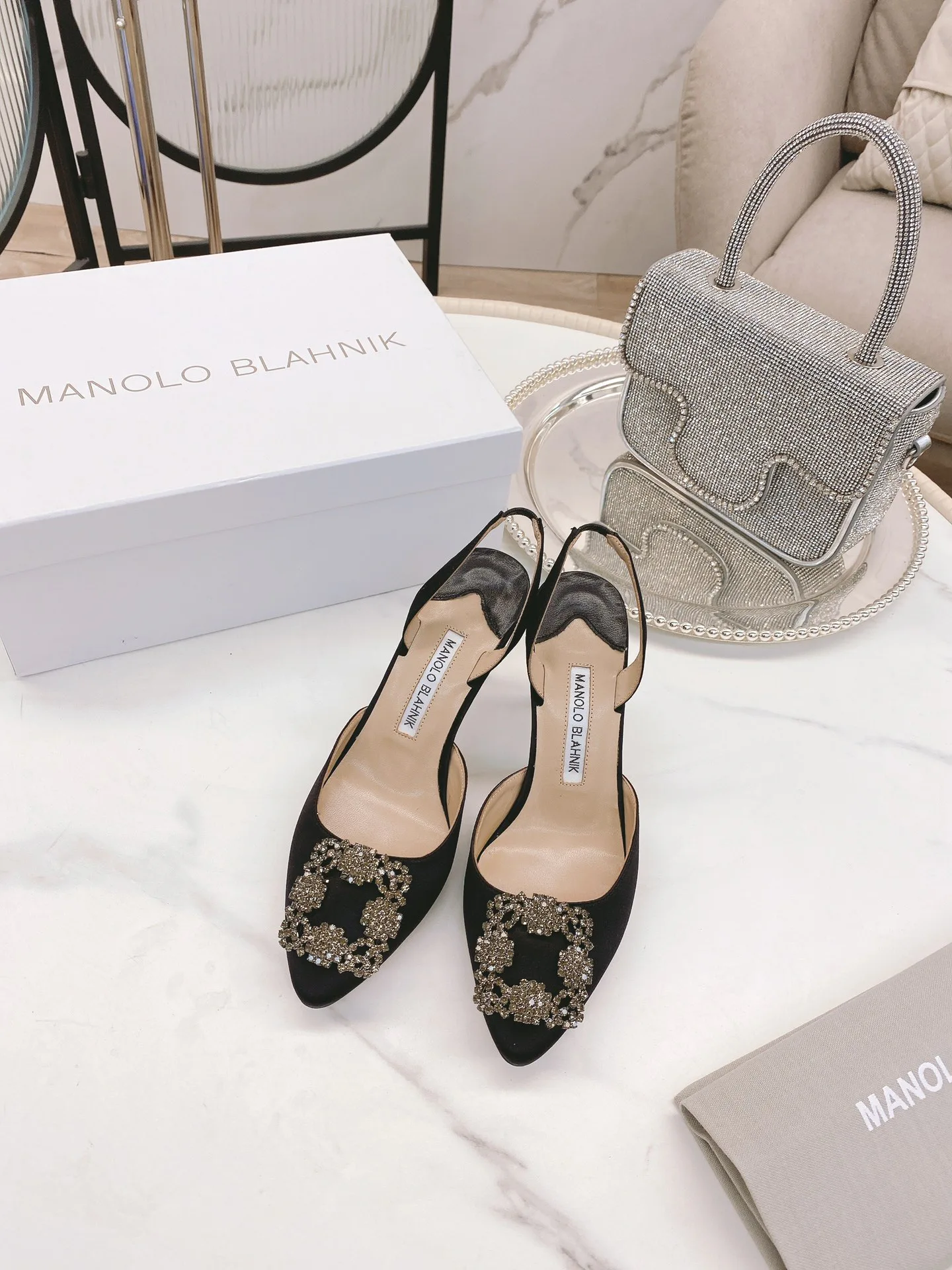 Туфли Женские Manolo Blahnik 18482411