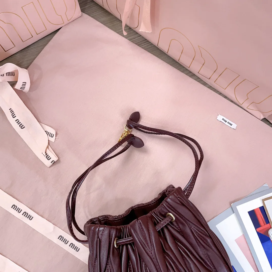 Клатчи Женские Miu Miu 1253917