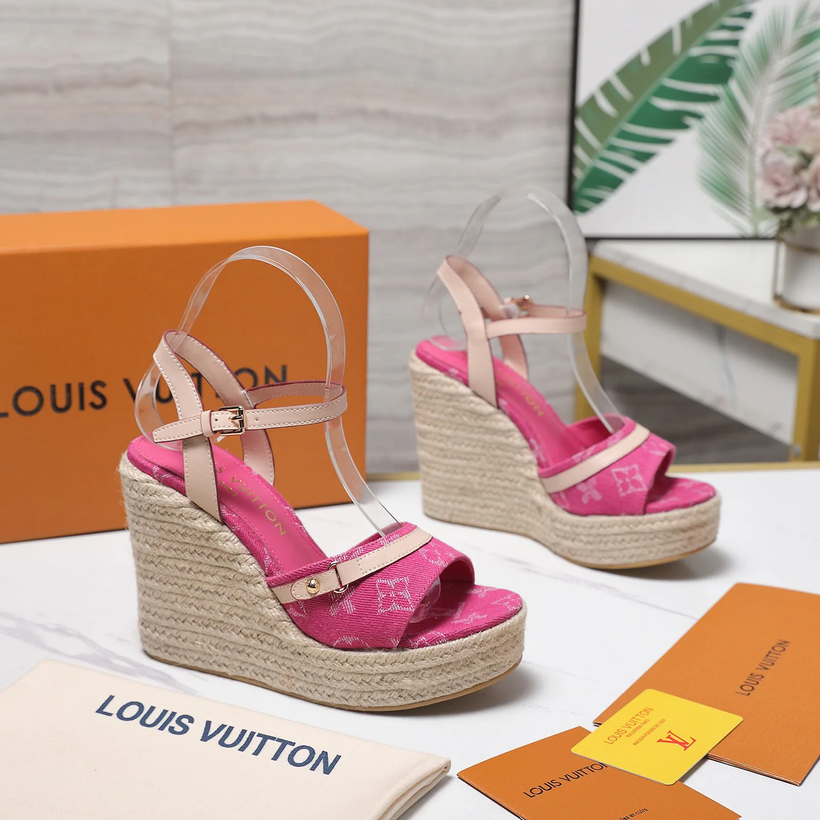 Босоножки Женские Louis Vuitton 13542435