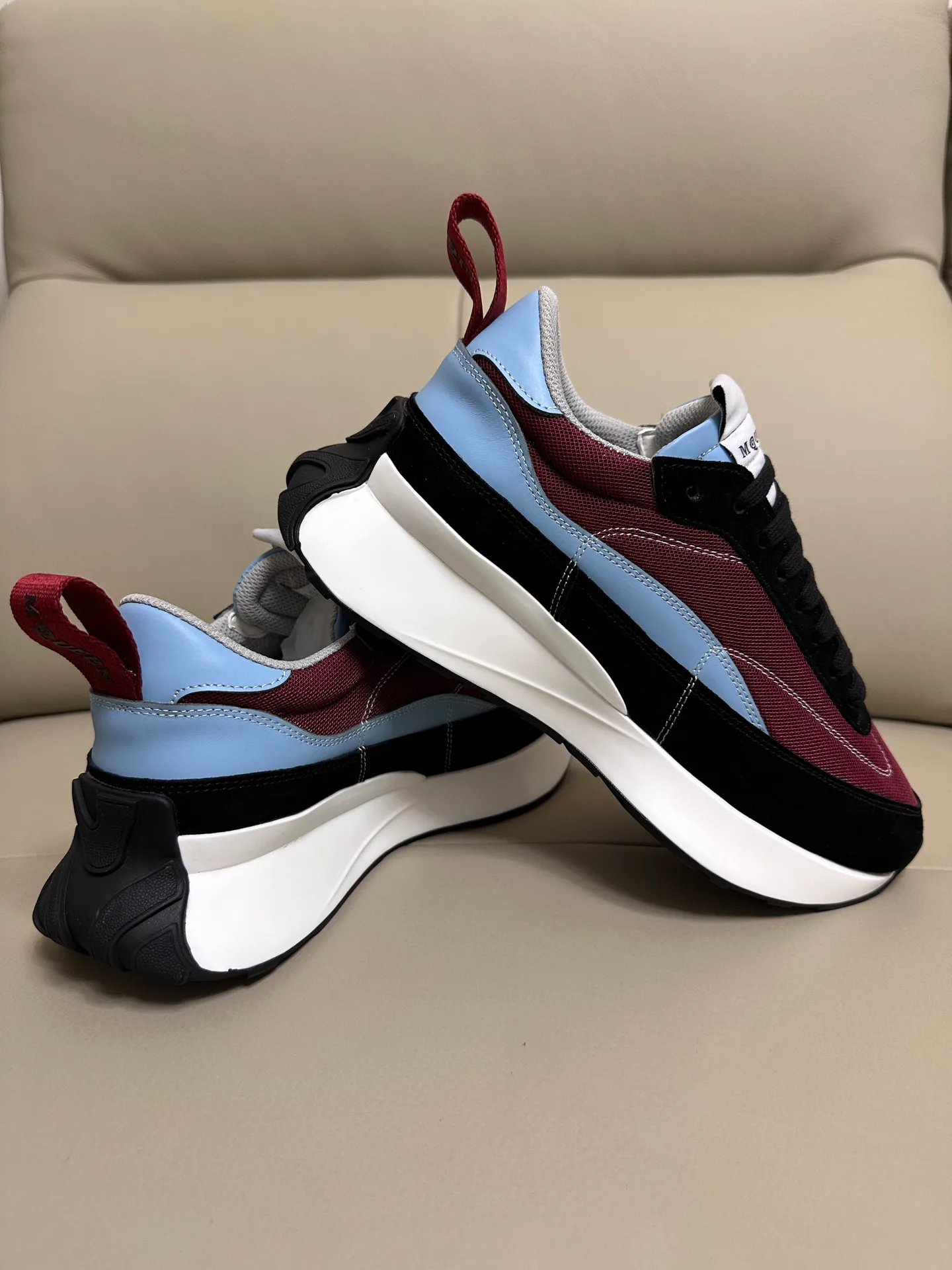 Кроссовки Женские Alexander Mcqueen 18616739