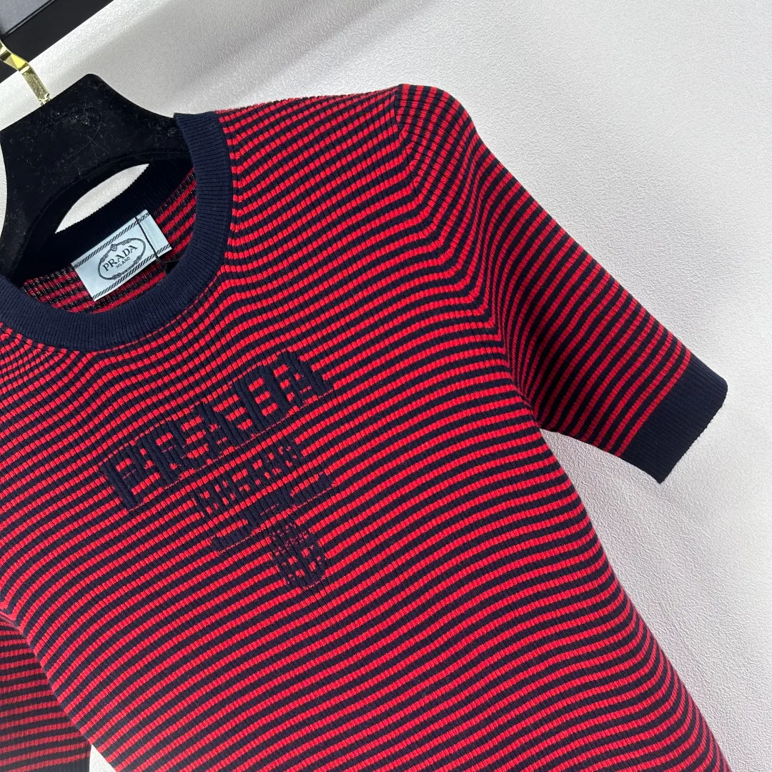 Футболки Женские Prada 13101447
