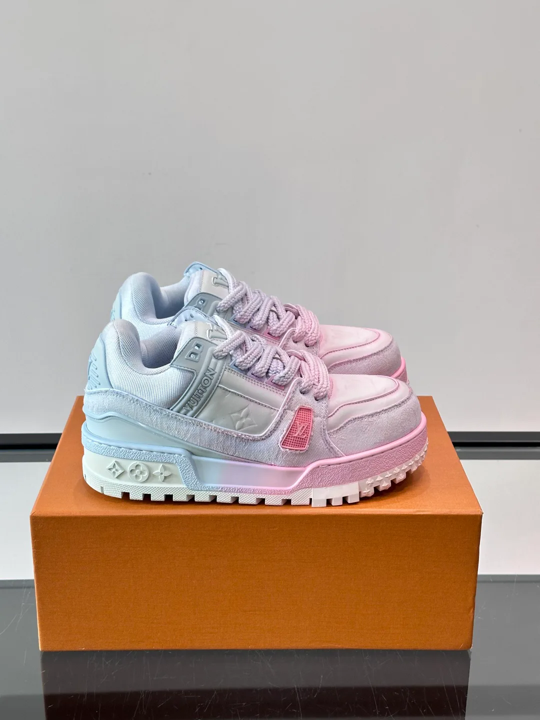 Кроссовки Женские Louis Vuitton 13541984